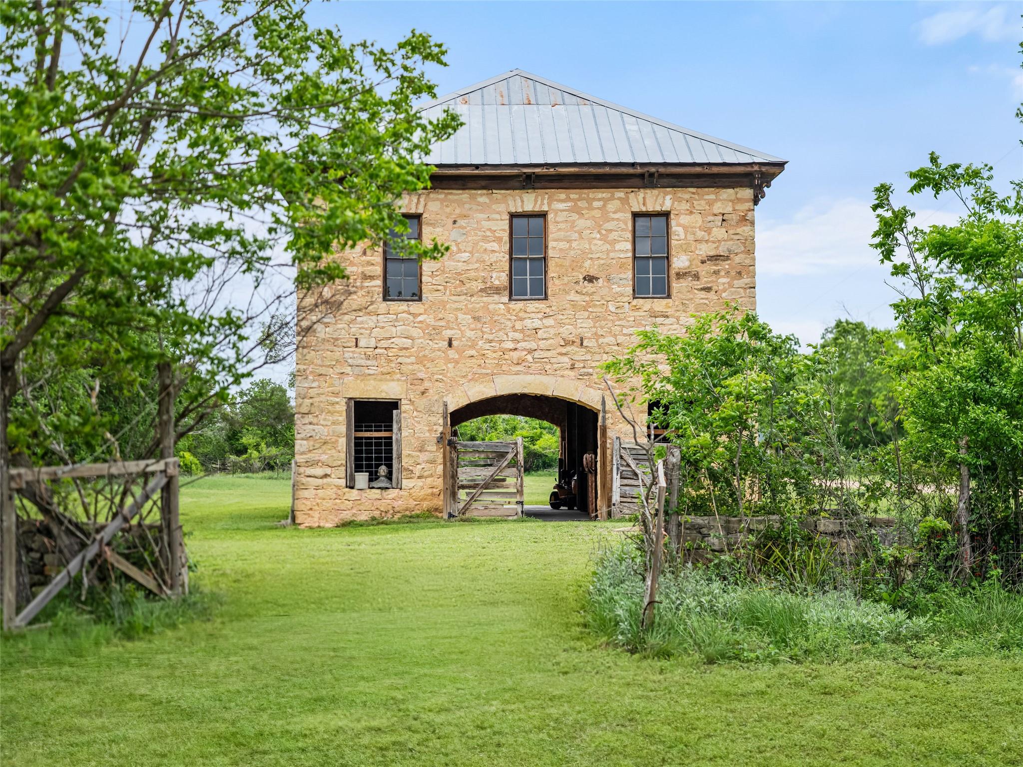 426 E Ranch Road 962 East None