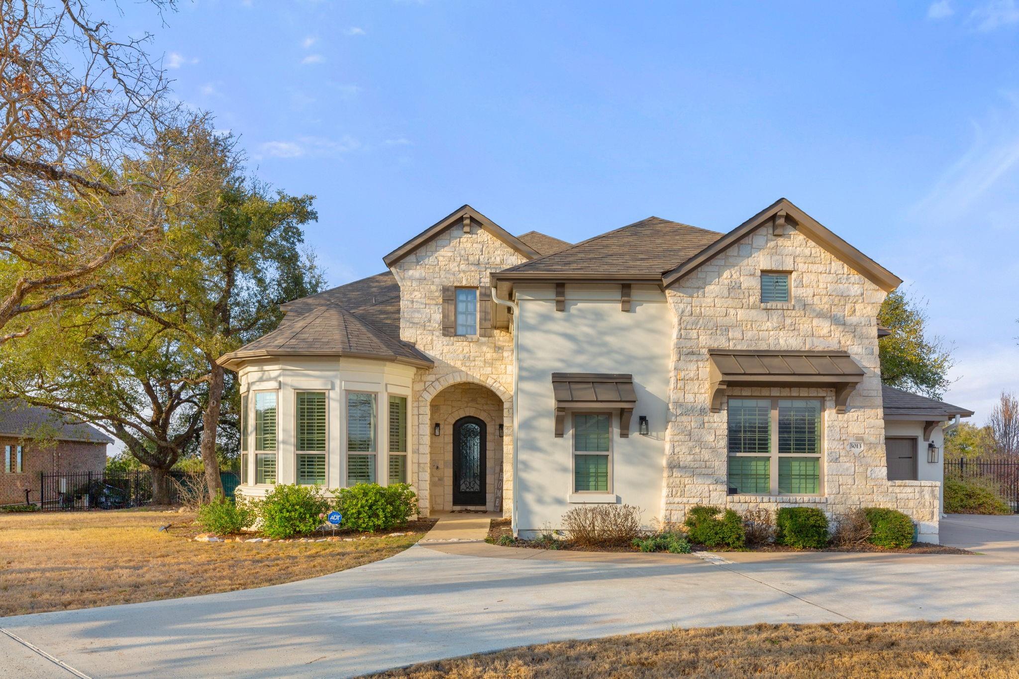 3013  Vista Heights Dr