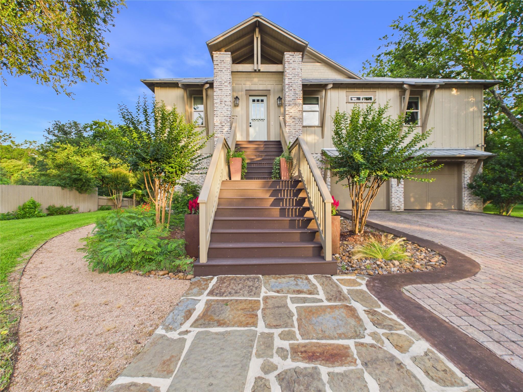 1238 Sleepy Hollow Ln — photo 1
