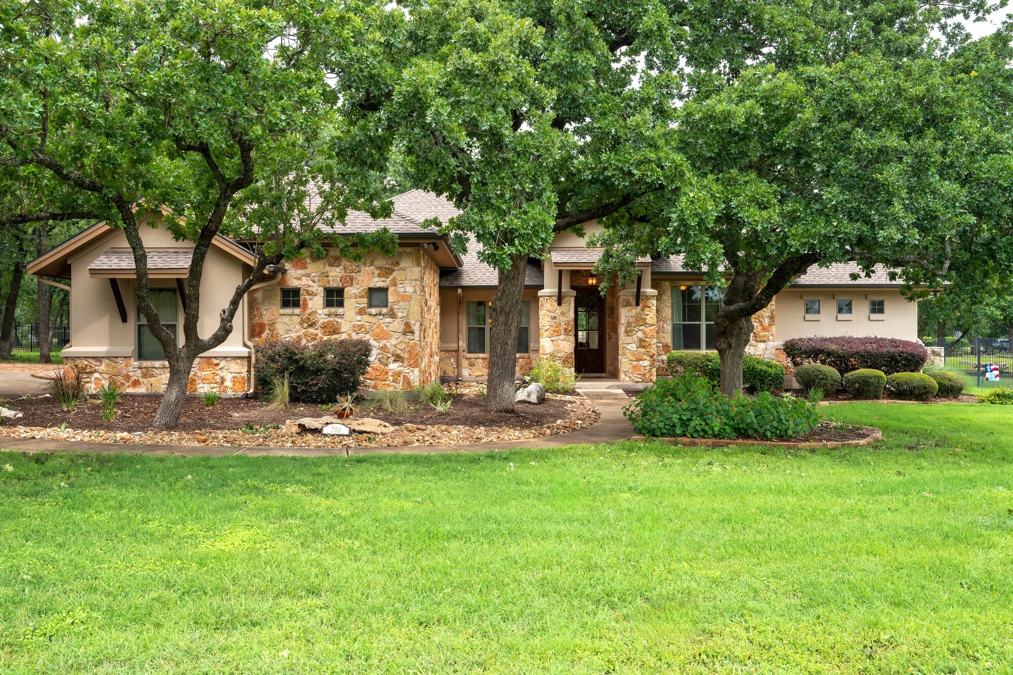 216 Independence Dr — photo 1