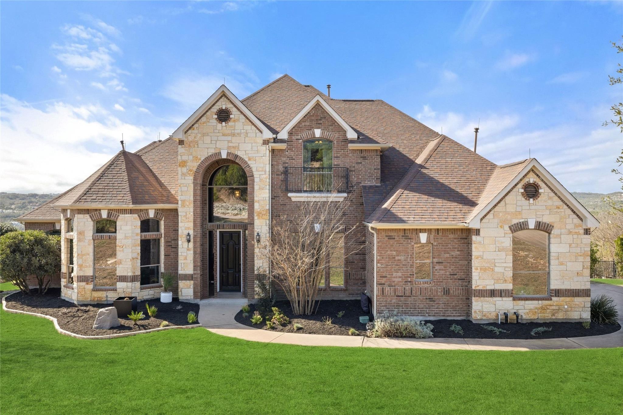2702 Lakehurst Rd — photo 1