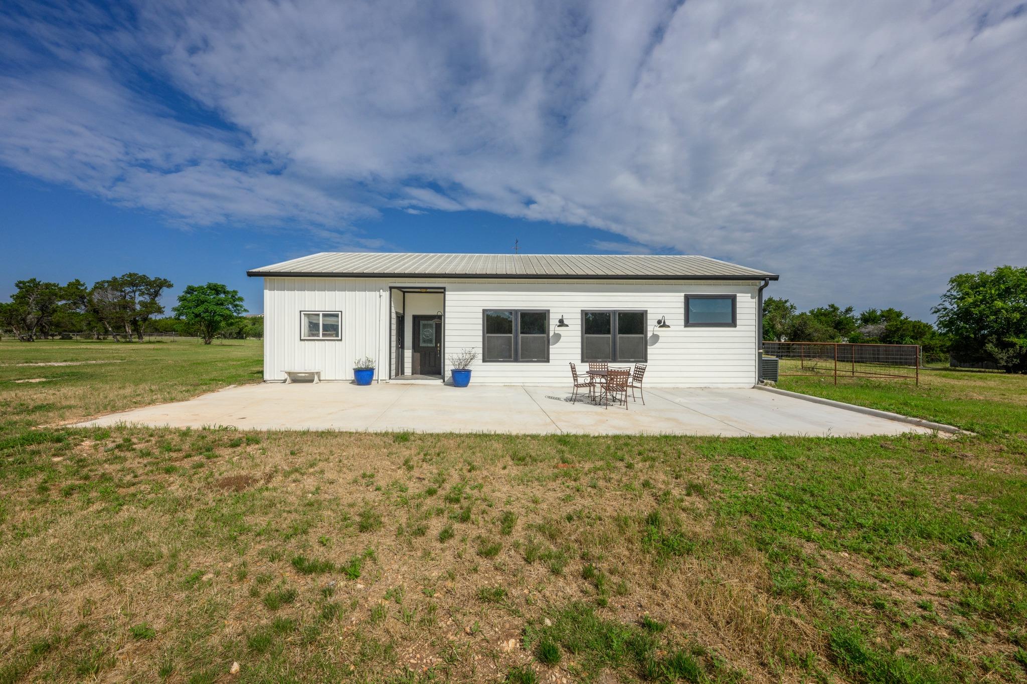 408 Mesa Oaks Rd — photo 1