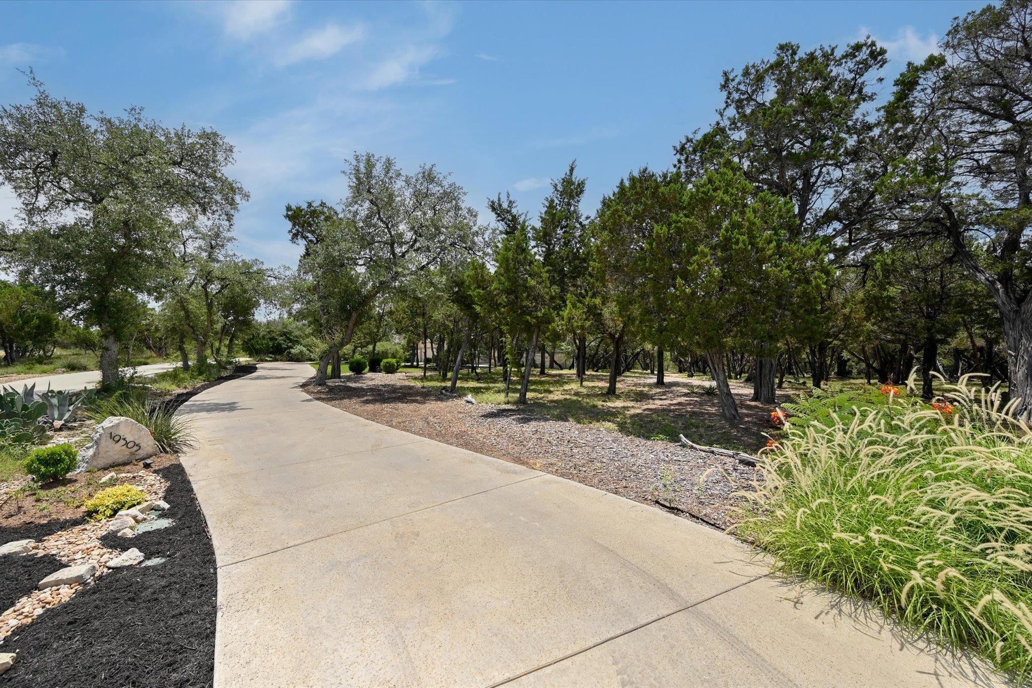 19305 Leisure Ln — photo 1
