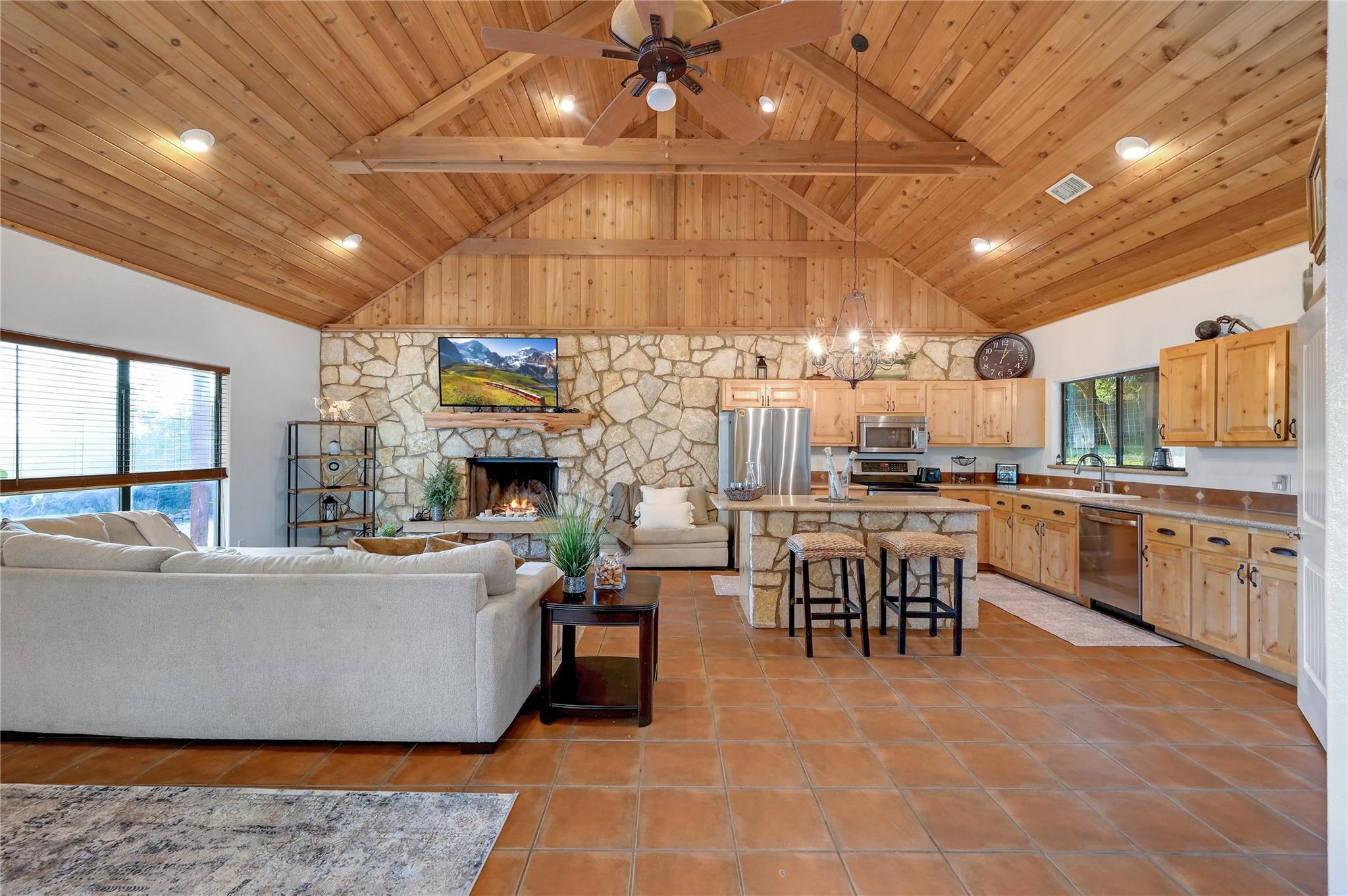 401 Madrone Canyon Dr — photo 1
