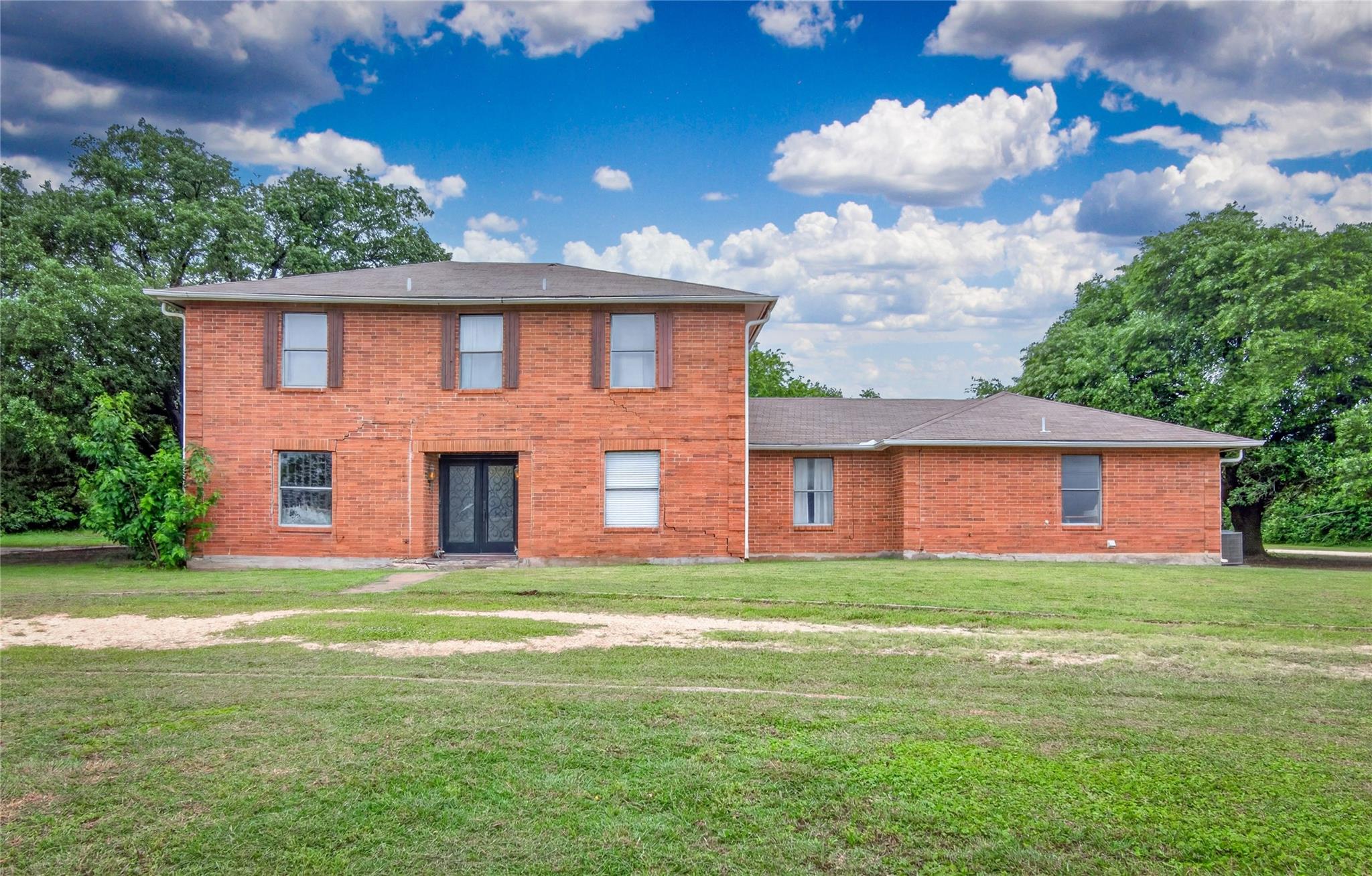1405 Southwood Hills Dr — photo 1