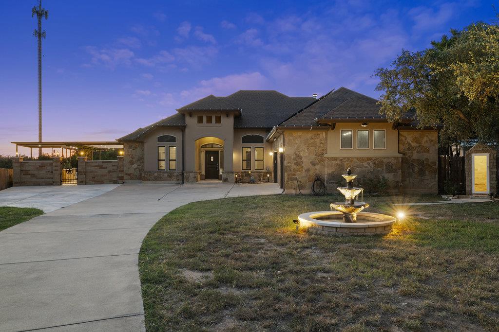 321 Sarahs Ln — photo 1