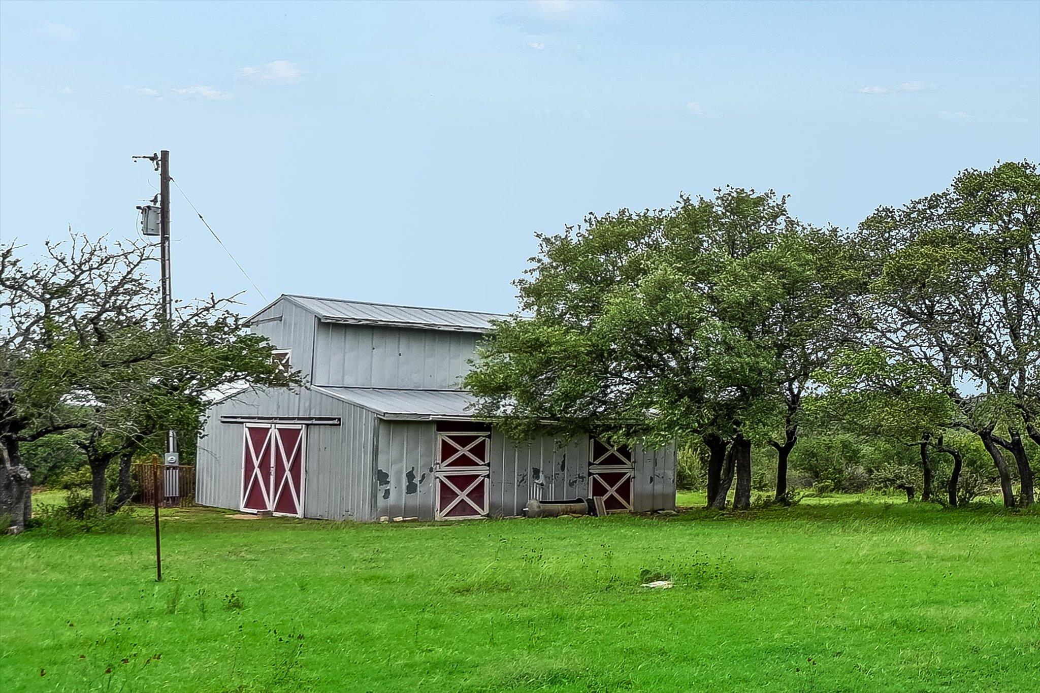 320 Valley Oak Dr — photo 1