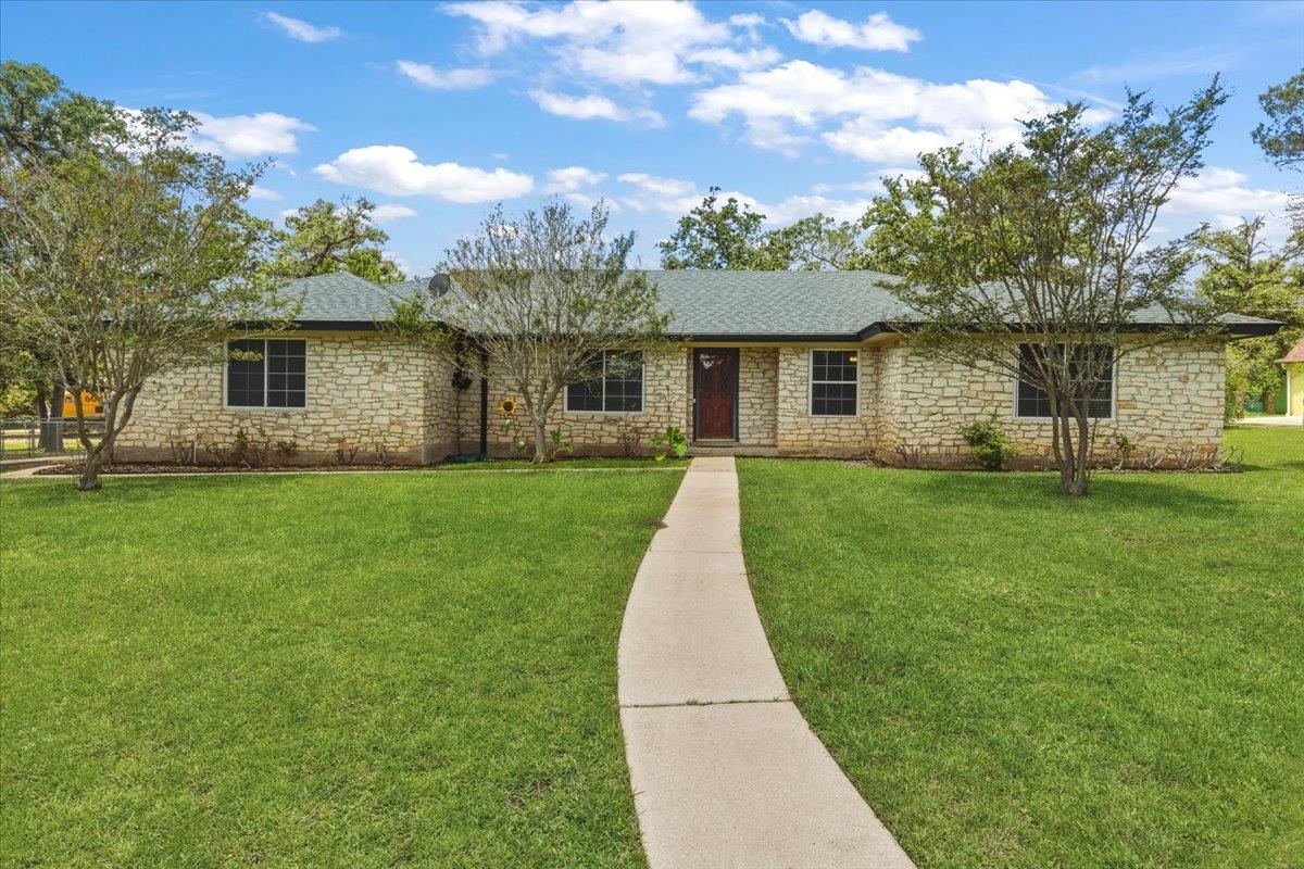 250 Hickory Dr — photo 1