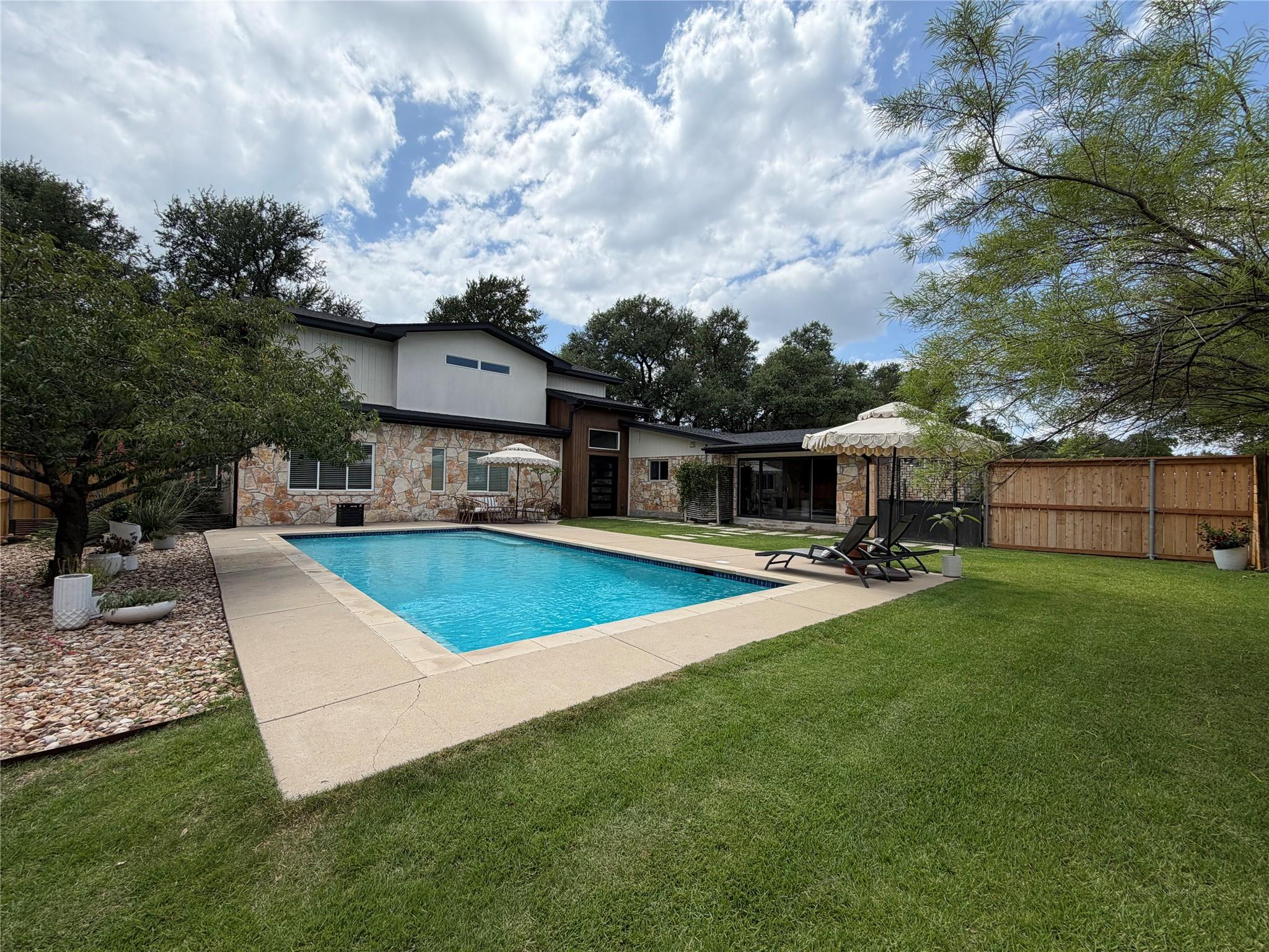 1300 Brushy Bend Dr — photo 1