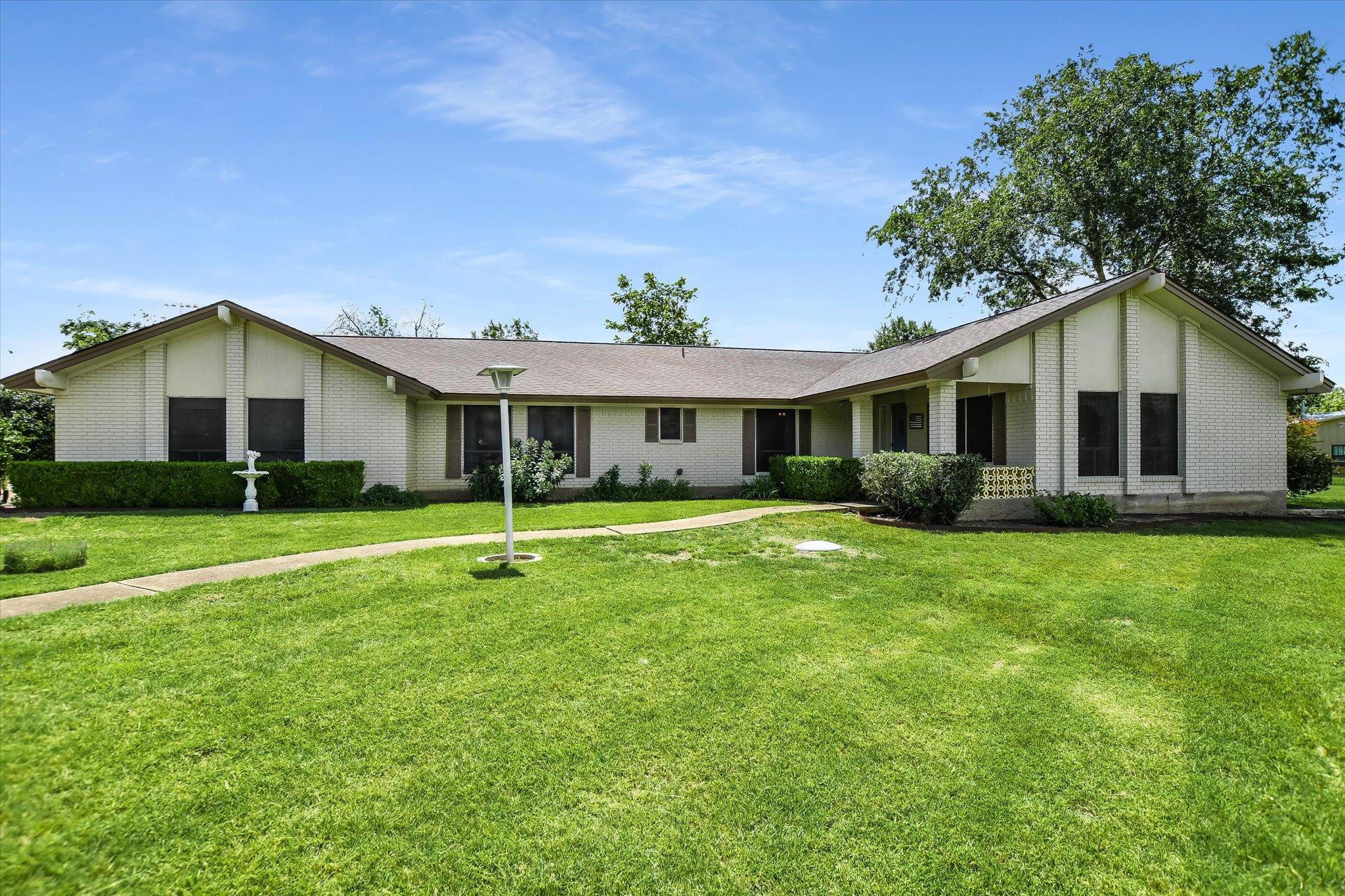 7 Brenda Ln — photo 1
