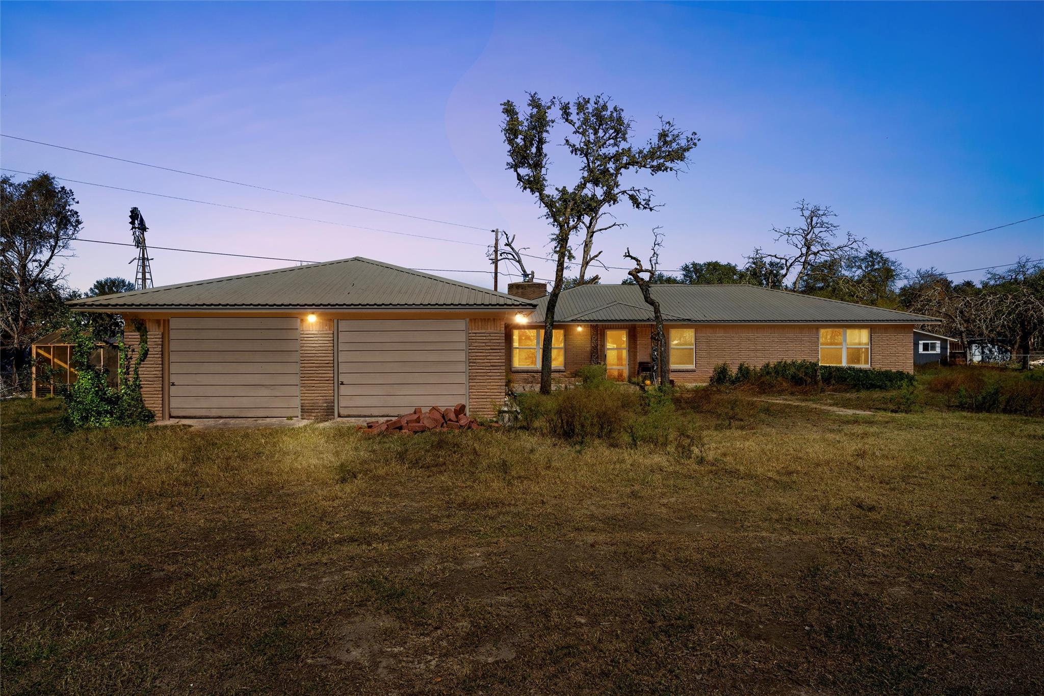 12218 W Adams Ave — photo 1