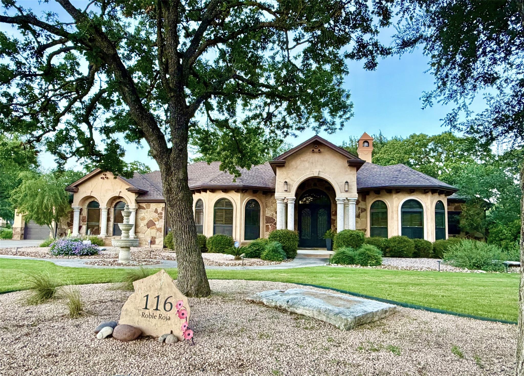 116 Roble Roja Dr — photo 1