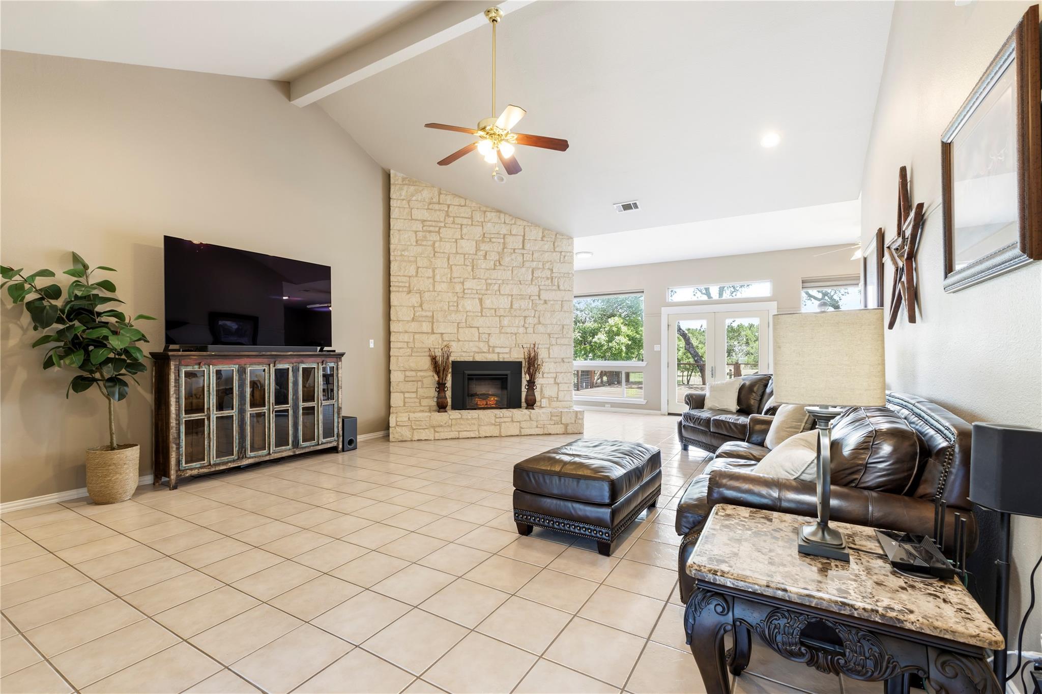 515 Liberty Dr — photo 1
