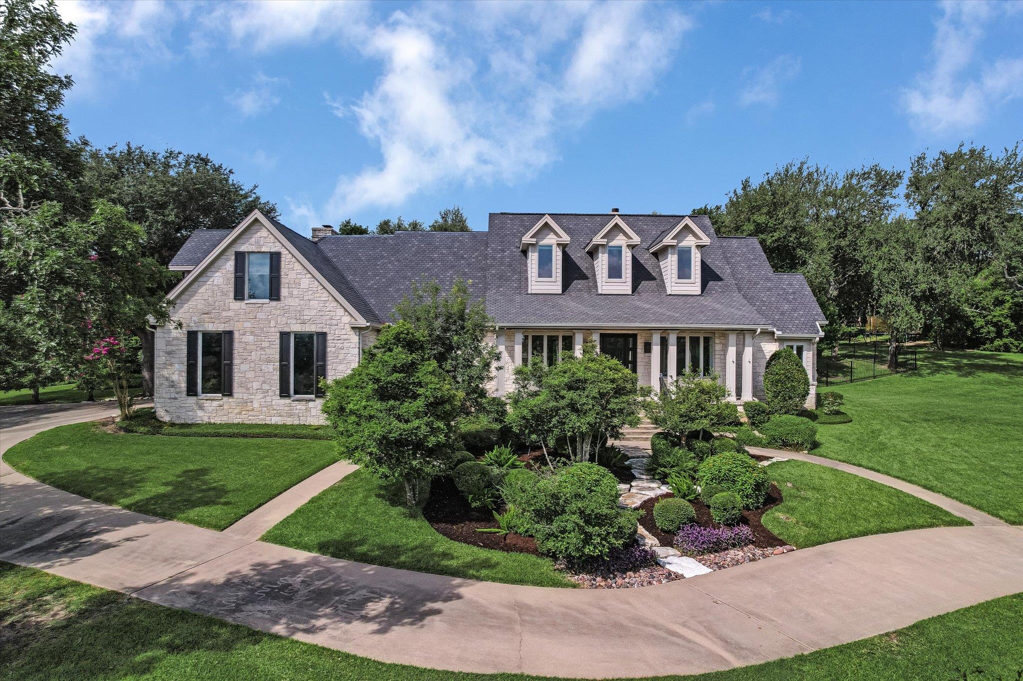 18 Ehrlich Rd — photo 1