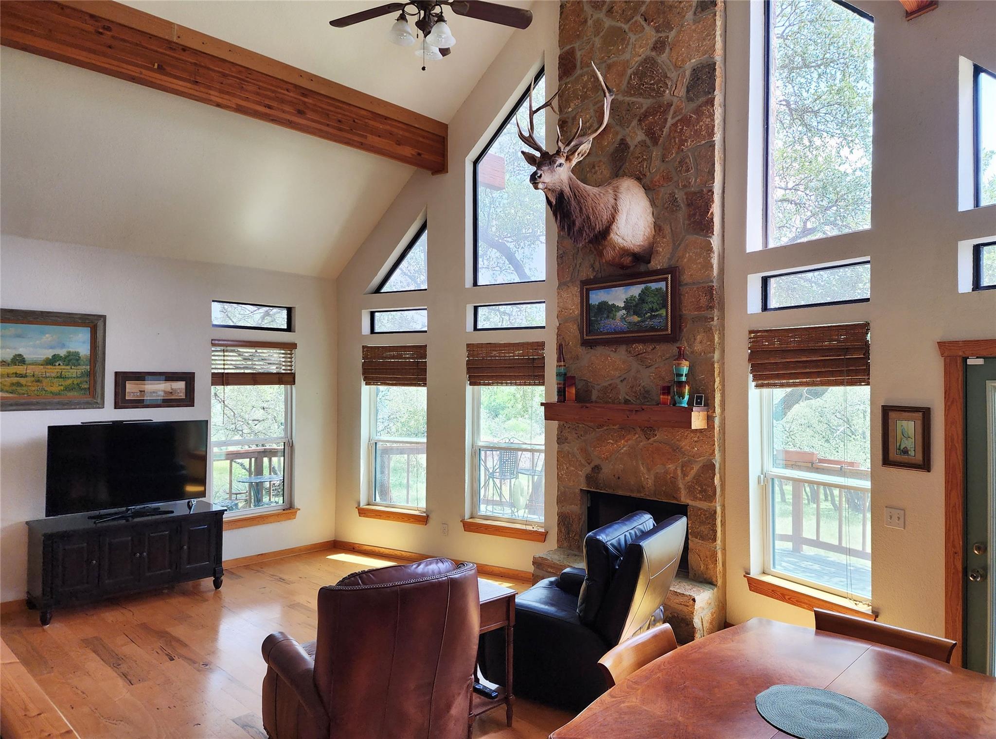 601 Echo Dr — photo 1