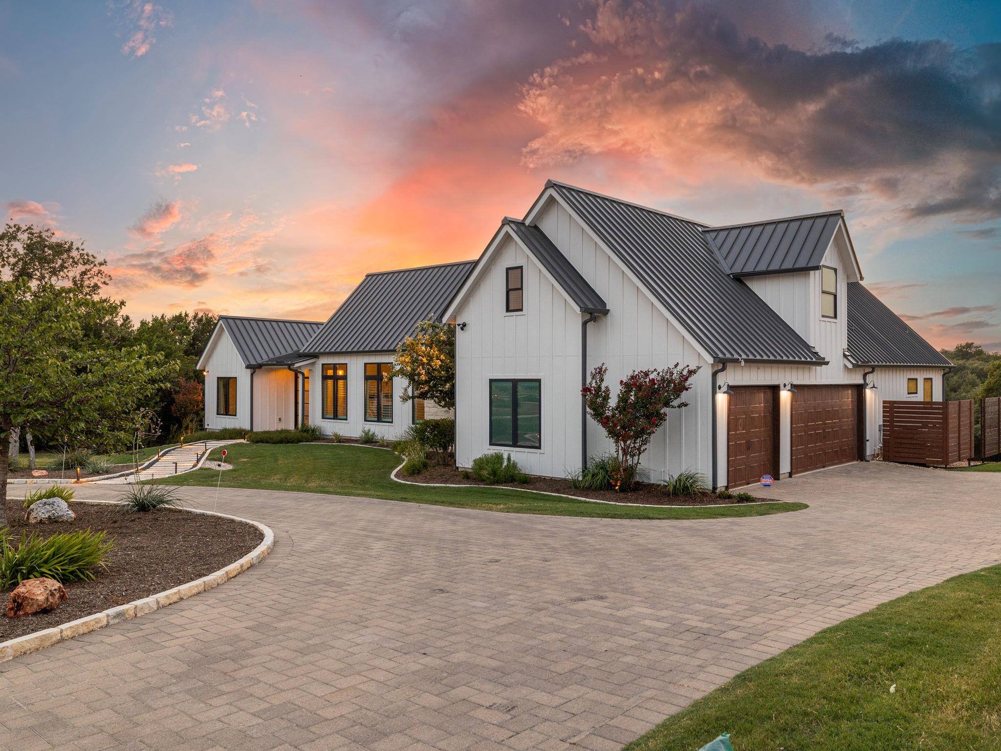 200 Maravilla Bluff Ln — photo 1