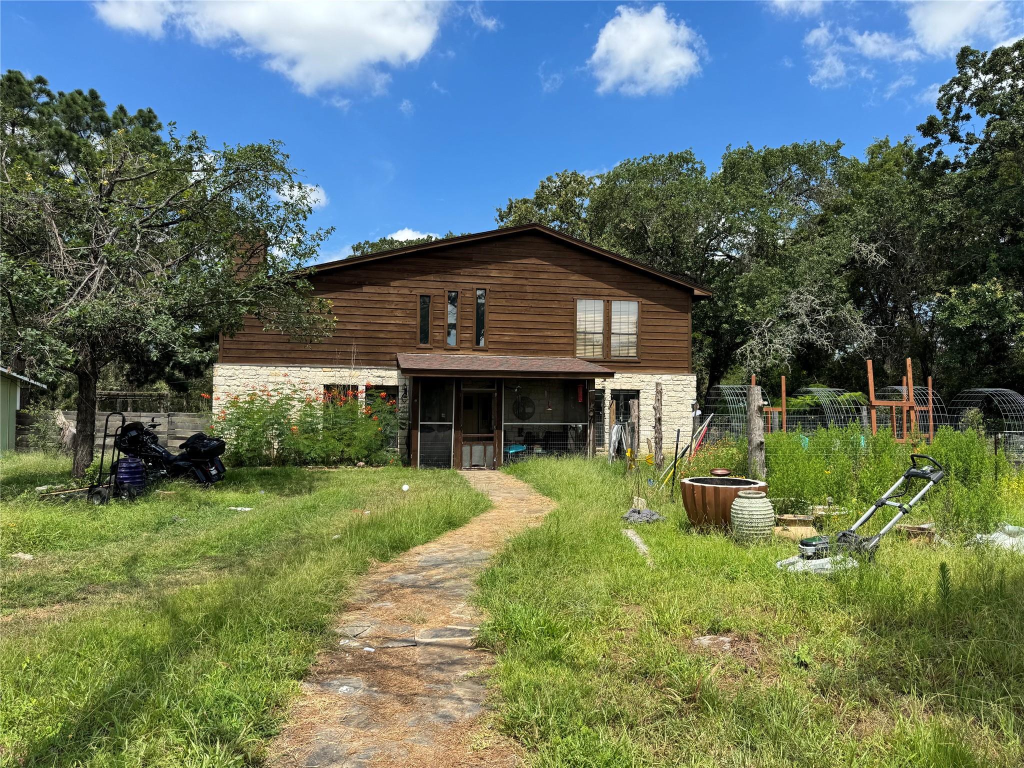 112 Michele Dr — photo 1