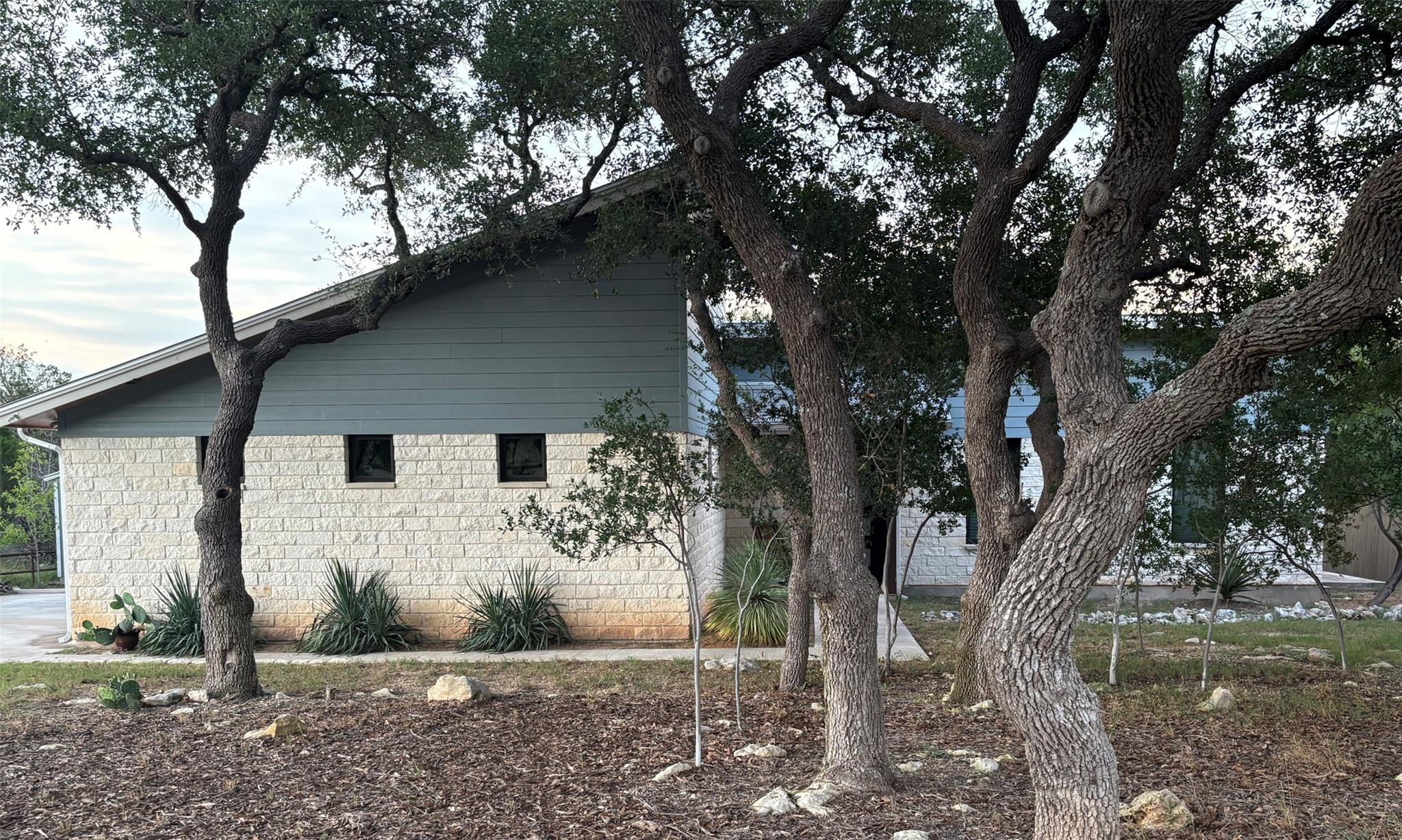 172 Bluff Trl — photo 1