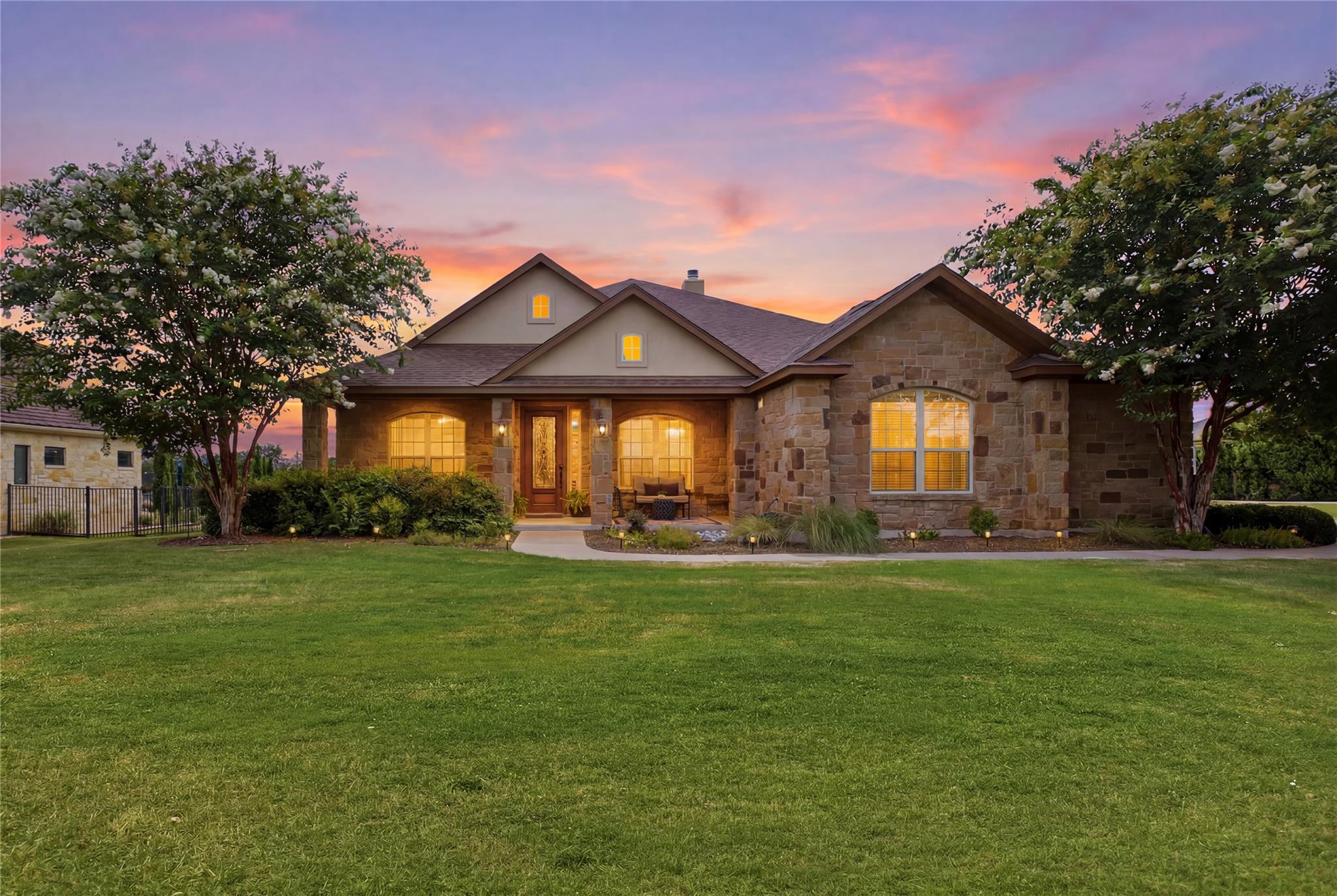 224 Whitney Woods Cir — photo 1