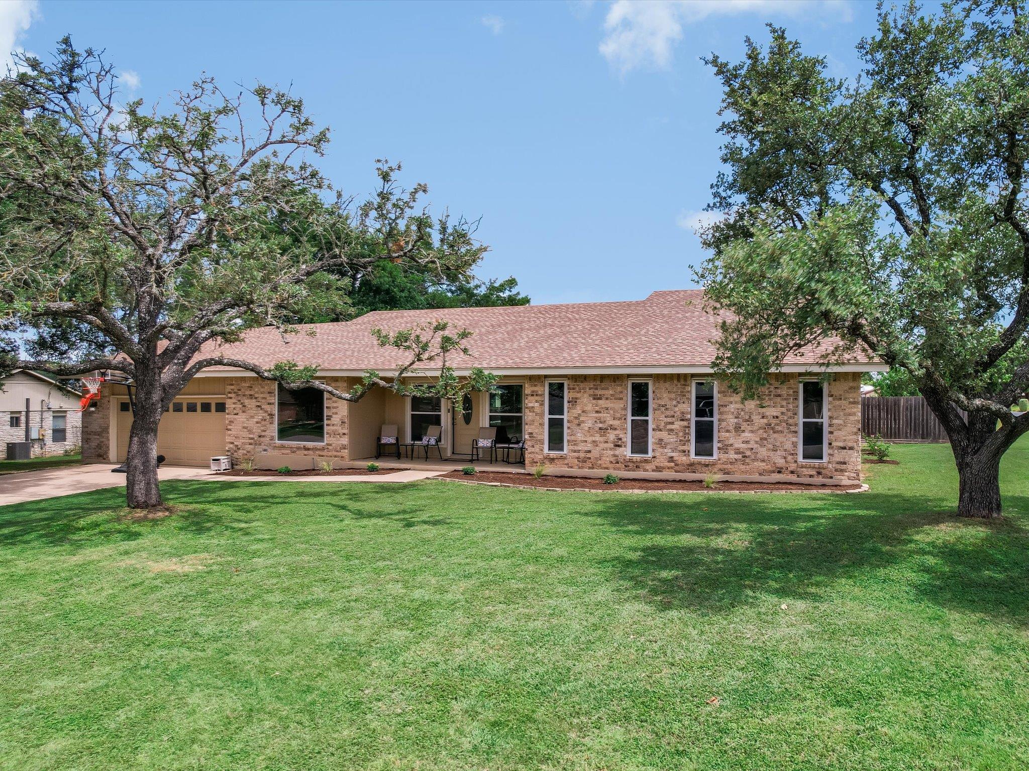 1433 Windcrest Dr — photo 1