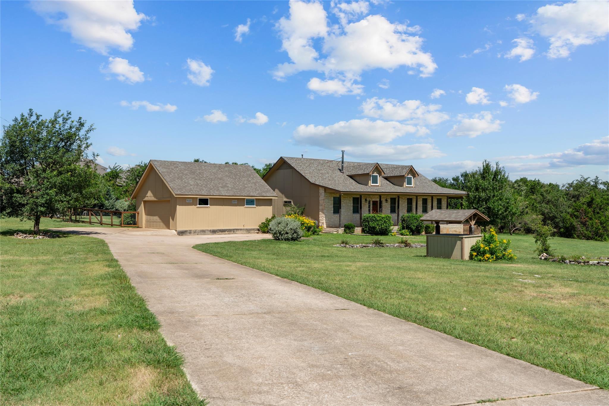 221 Chaparral Rd — photo 1