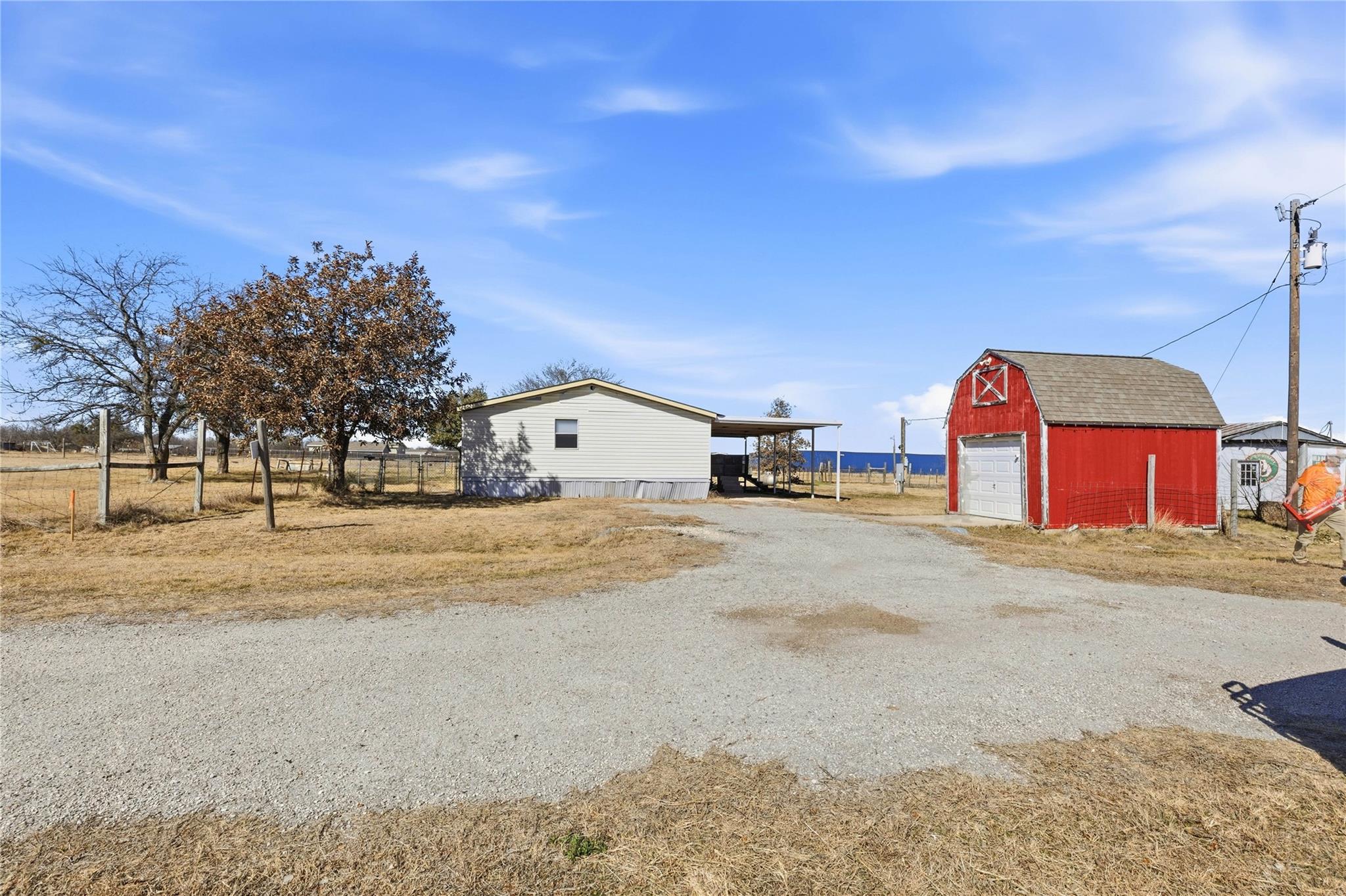 100 Prairie Dr — photo 1