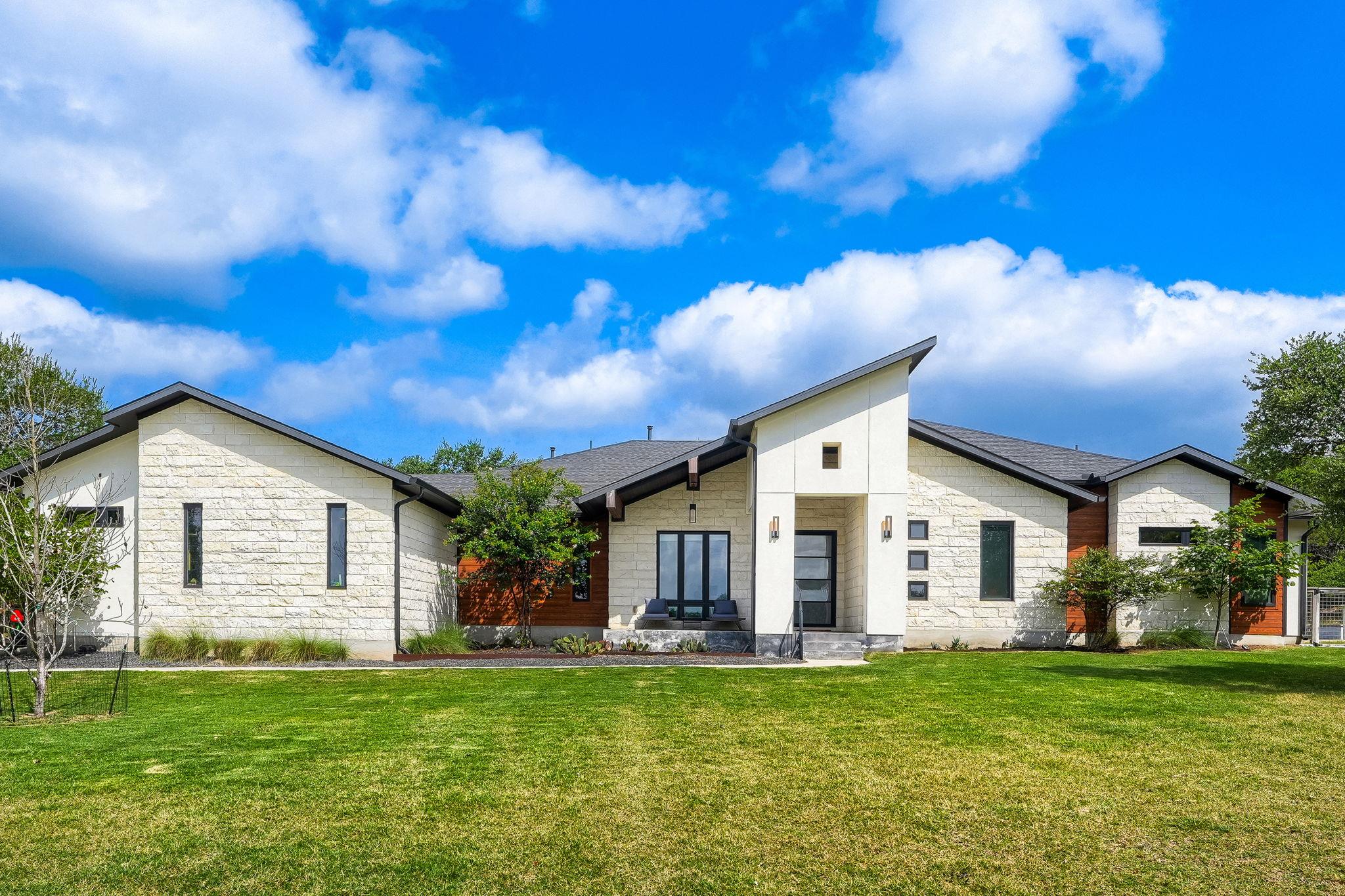 200 Quarter Horse Ln — photo 1