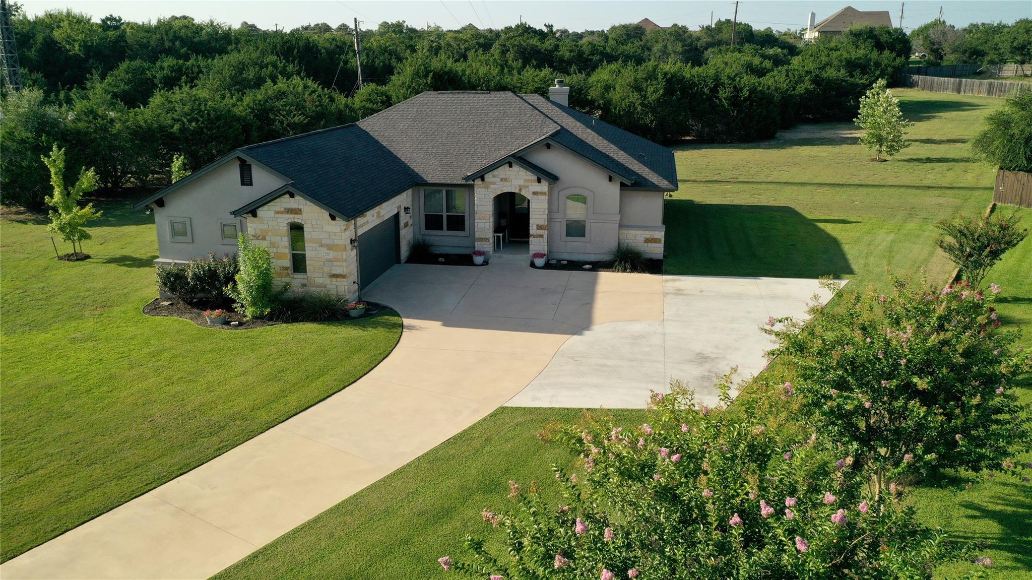 220 Angela Dr — photo 1
