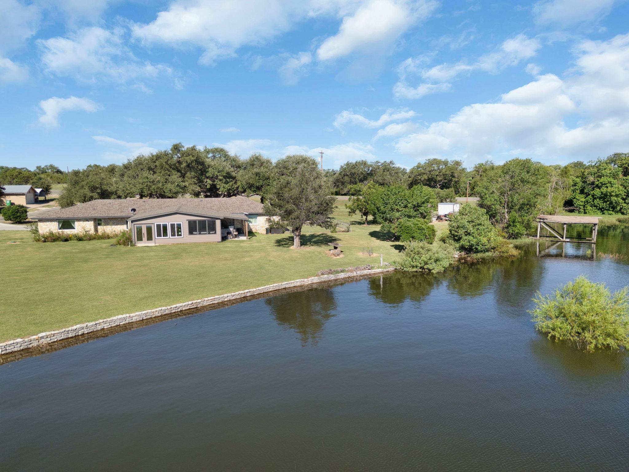 208 Iris Lane Ln — photo 1