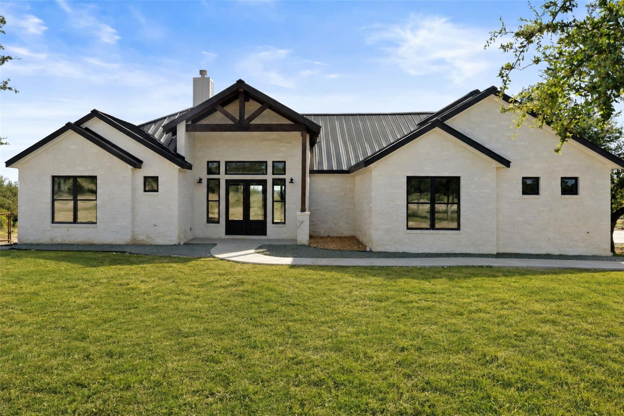 765 Legacy Hills Dr — photo 1