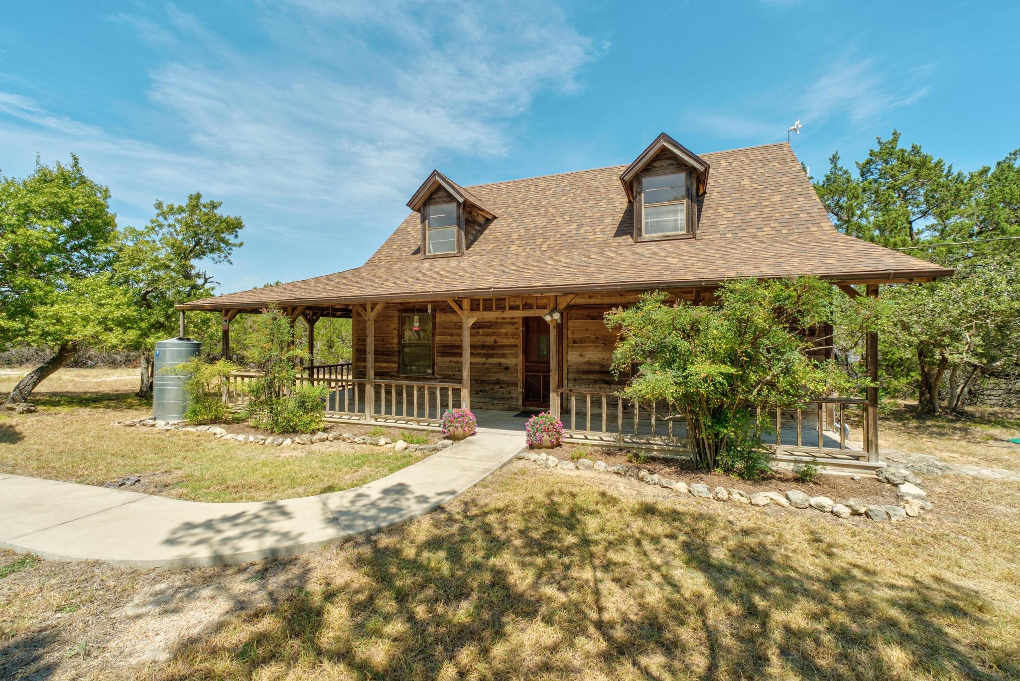 100 Clayton Cv — photo 1