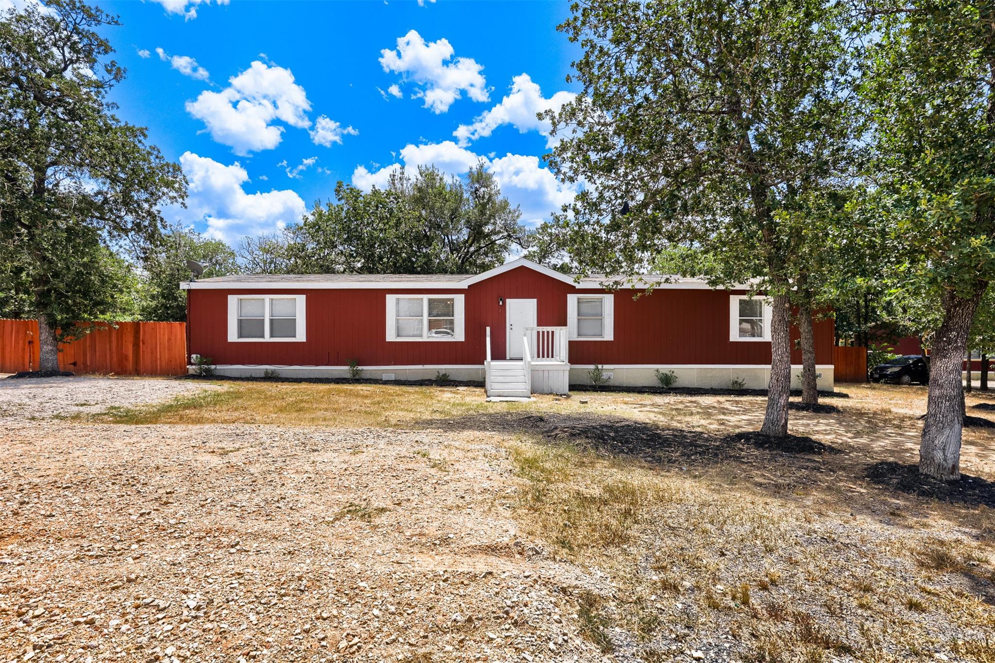 1017 Rosewood Dr — photo 1