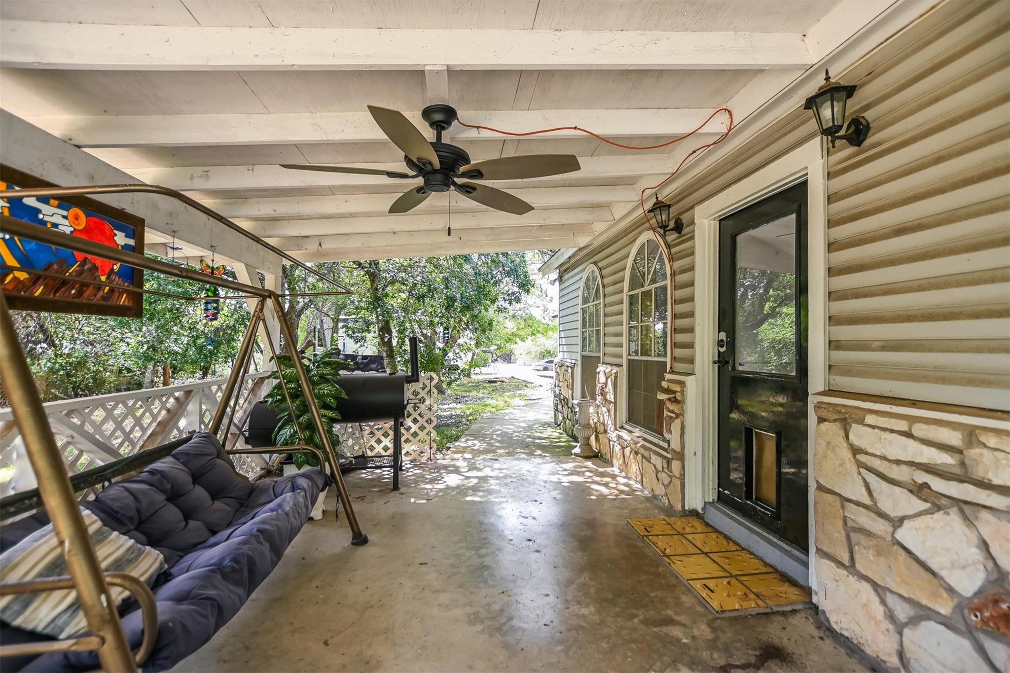 304 Lea Ln — photo 1