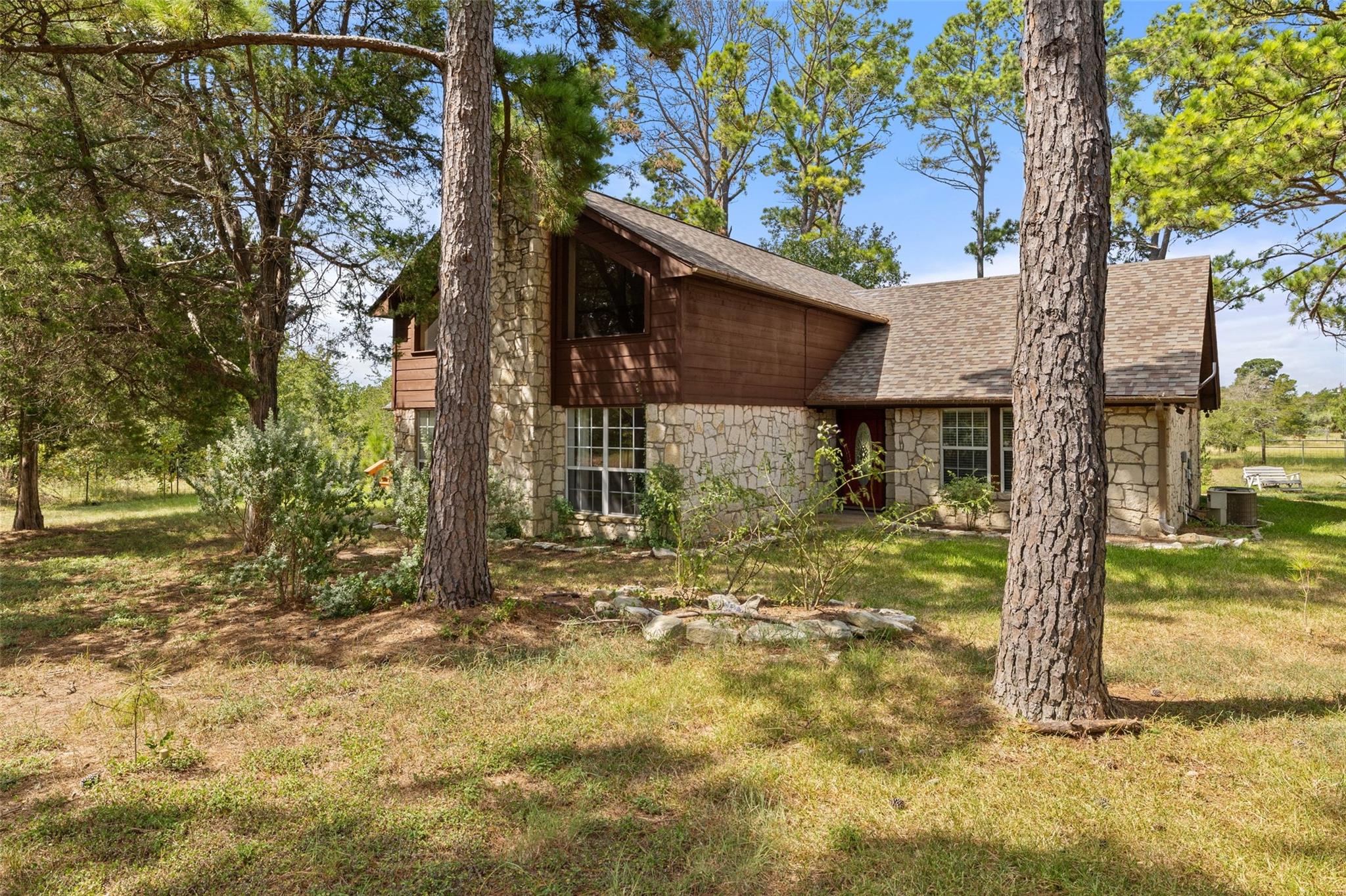 179 Rainbow Dr — photo 1