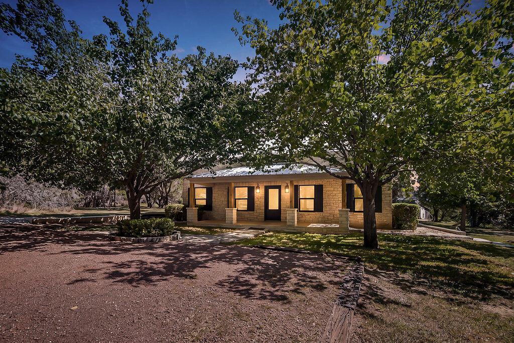 146 Hillside Dr — photo 1