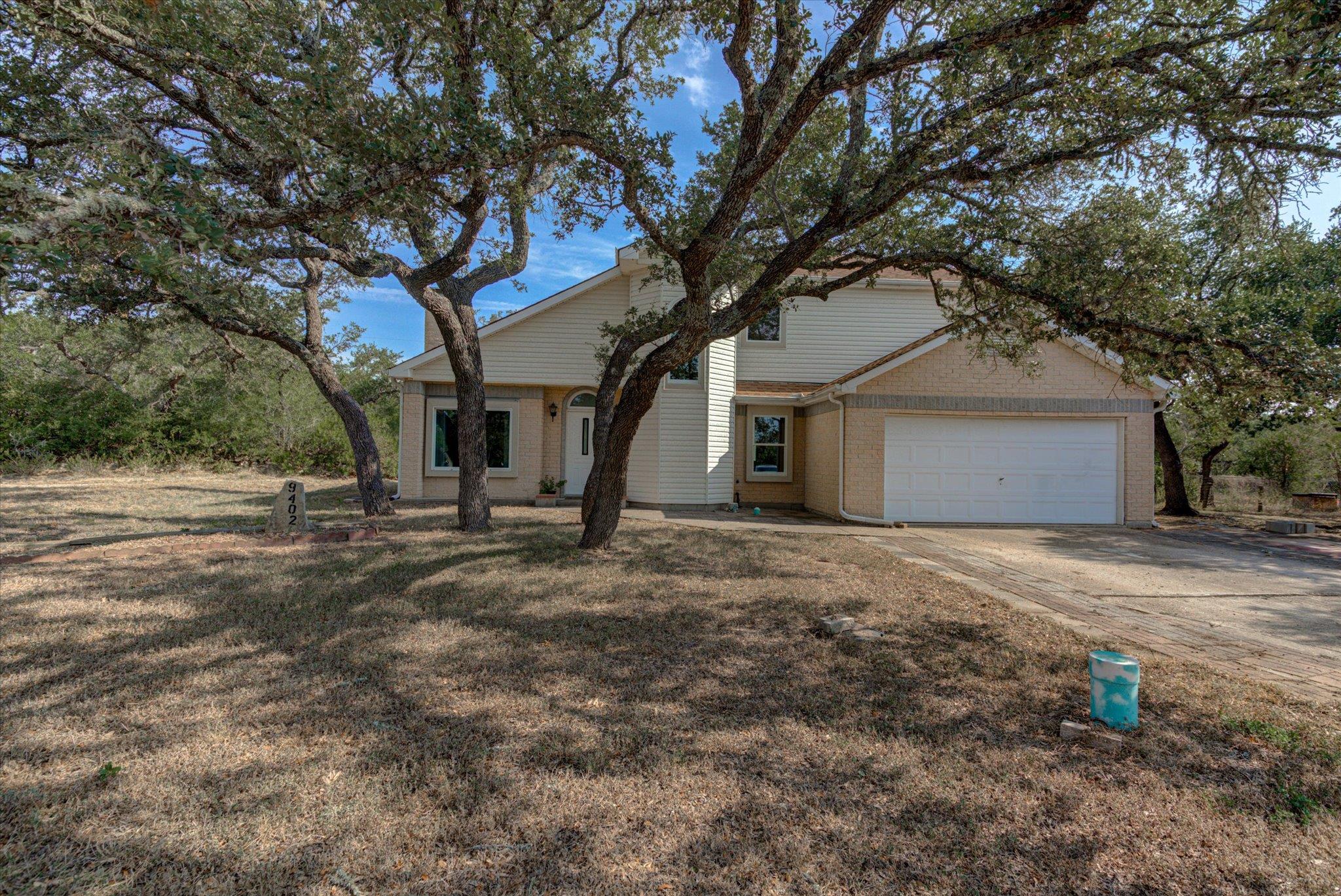 9402 Claxton Dr — photo 1