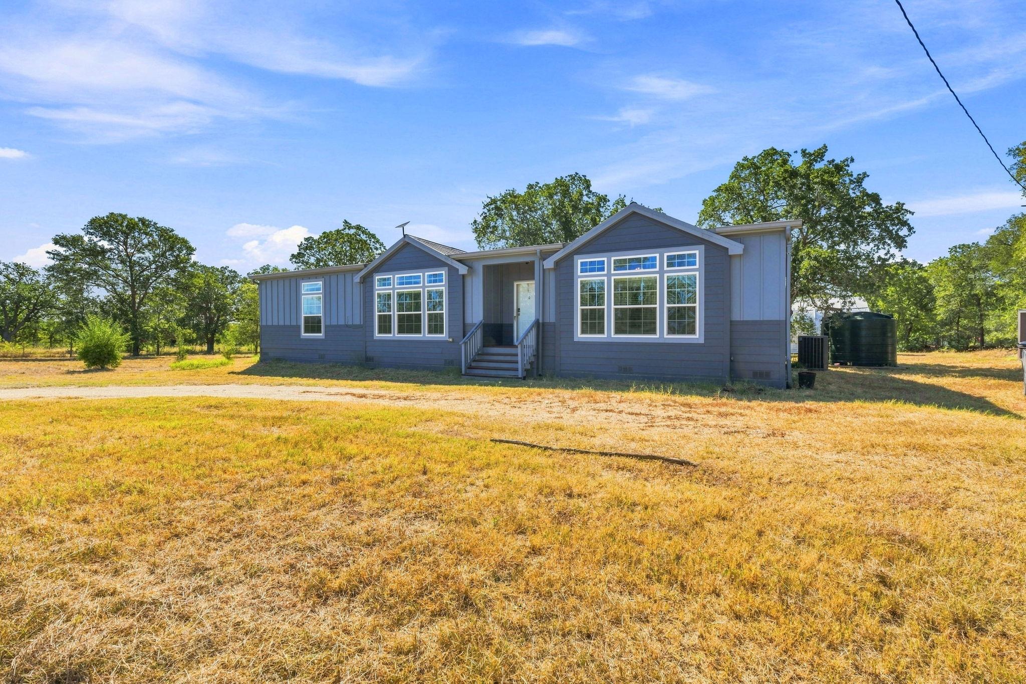 615 Green Acre Dr — photo 1
