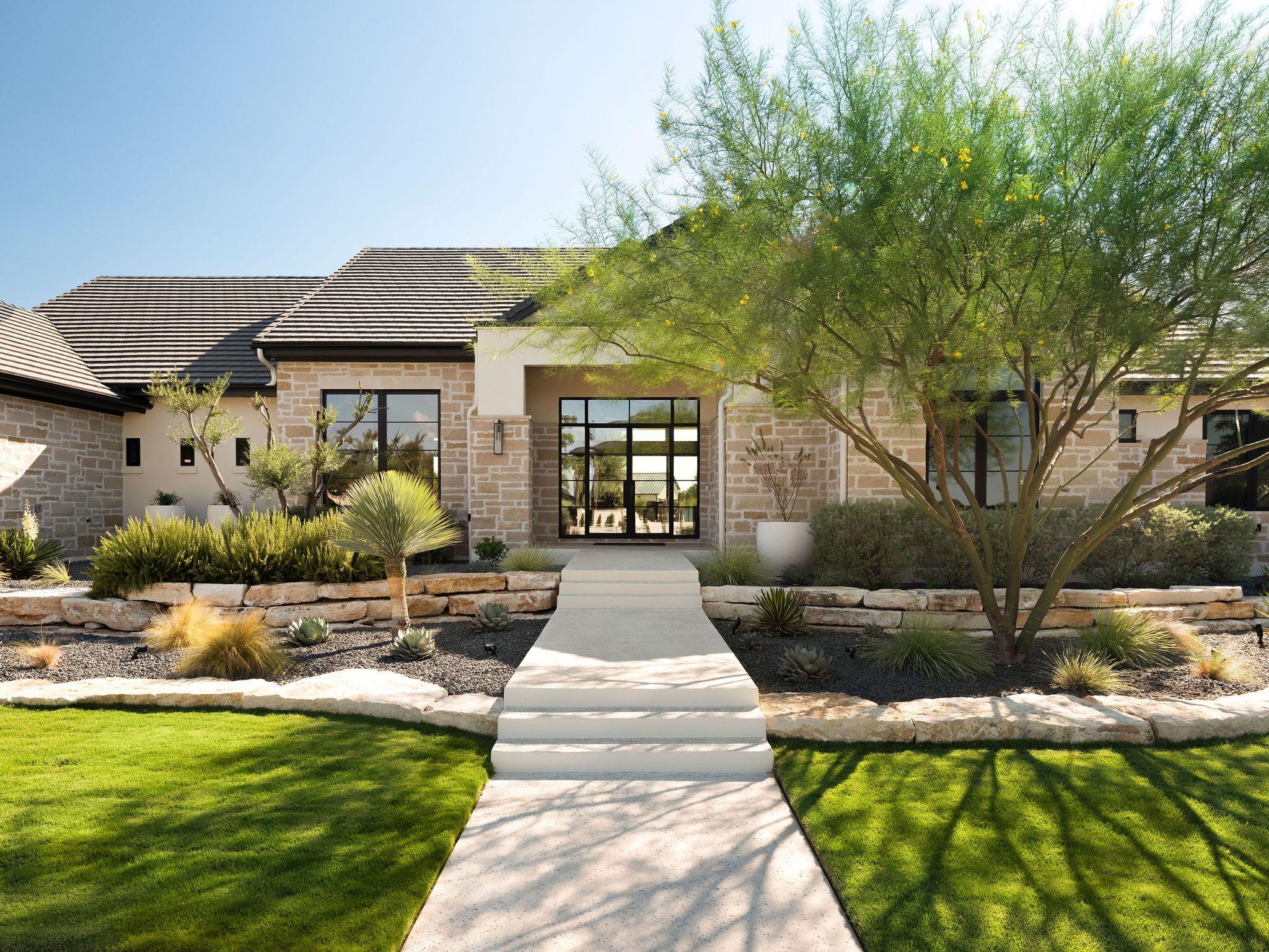 117 Stone Bluff Dr — photo 1