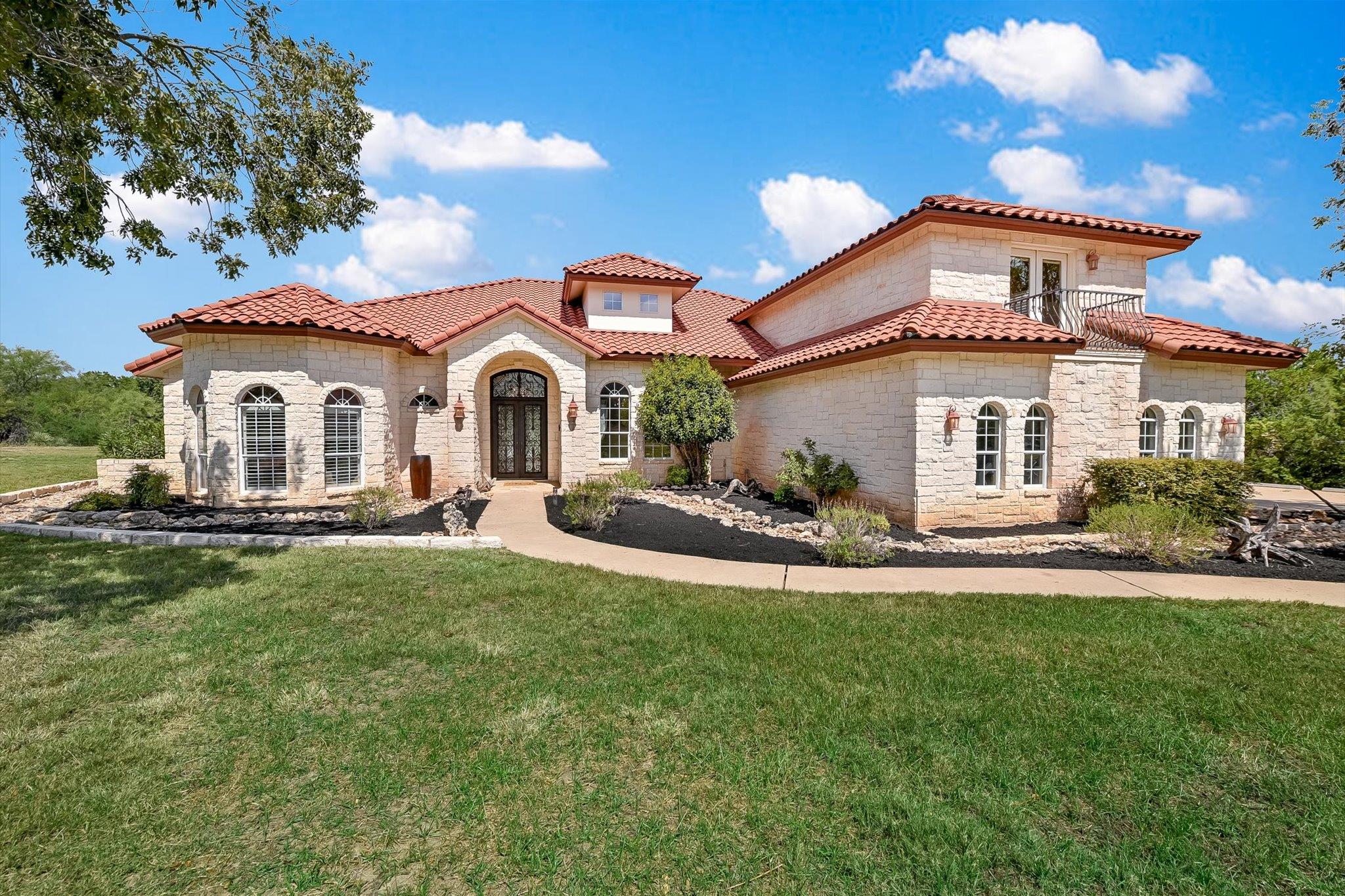 1001 Wesley Ridge Dr — photo 1