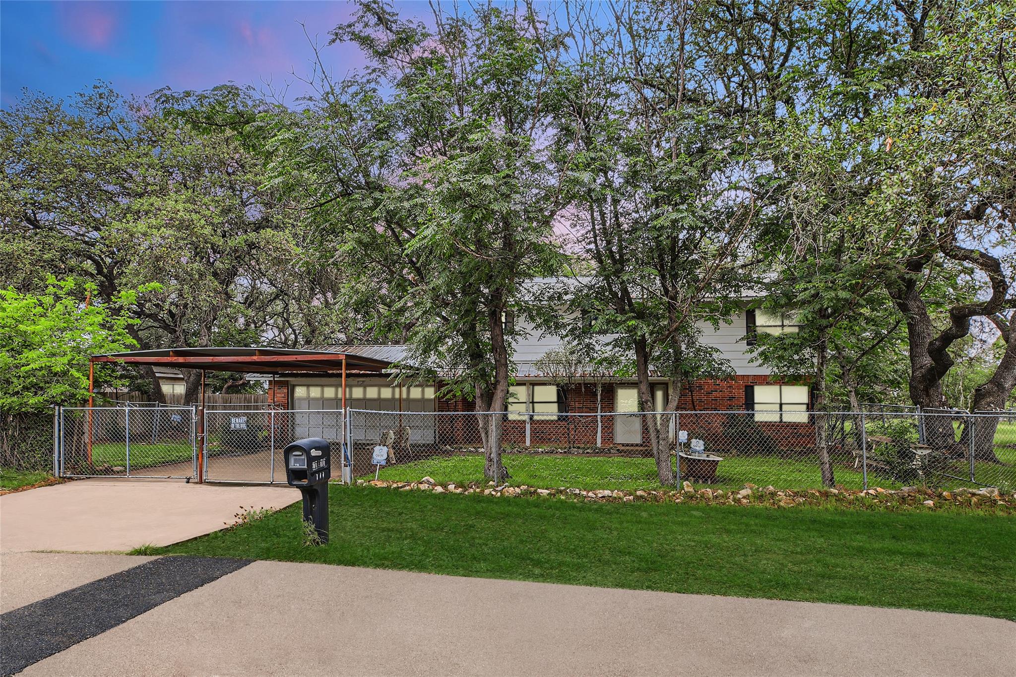 773 Lookout Dr — photo 1