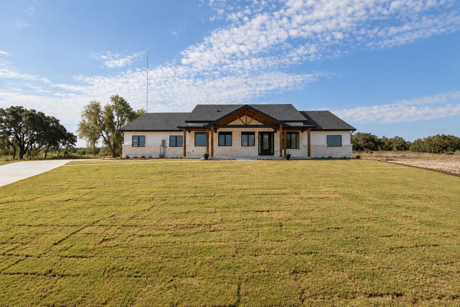 301 Serenity Dr — photo 1