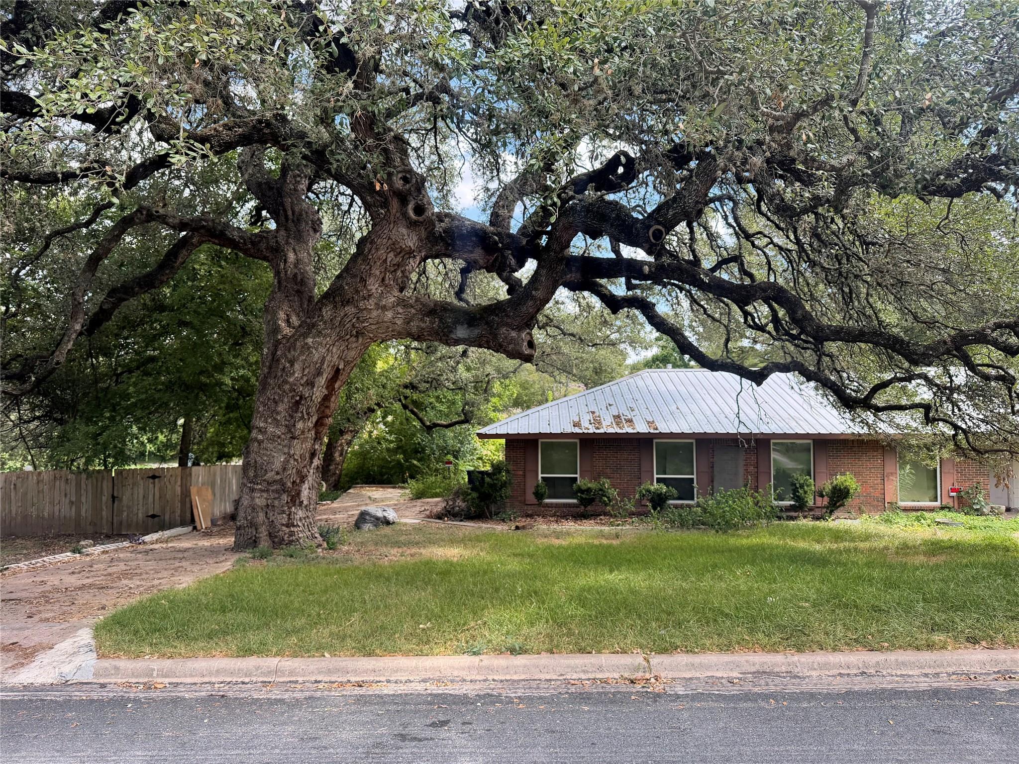 10303 NEWPORT Ave — photo 1