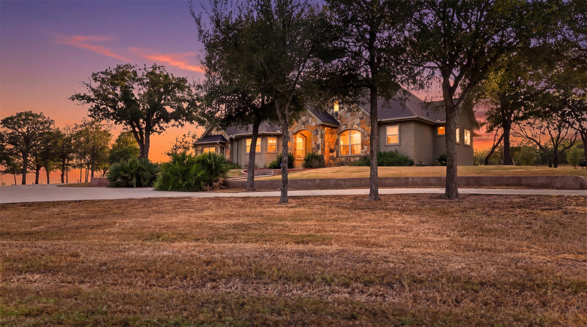 432 Creekwood Dr — photo 1