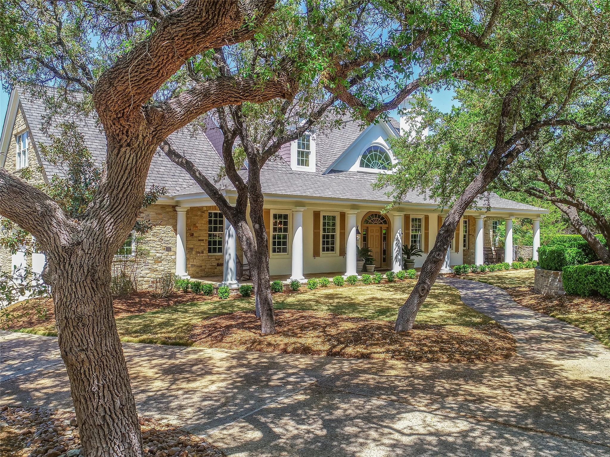 914 Moonlight Dr — photo 1