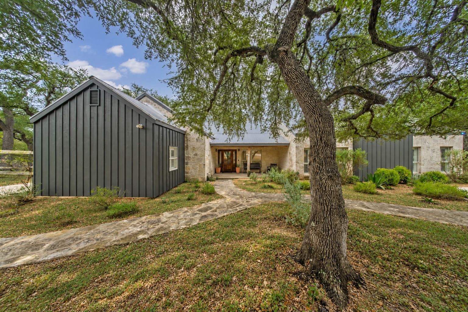 188 Broken Lance Dr — photo 1