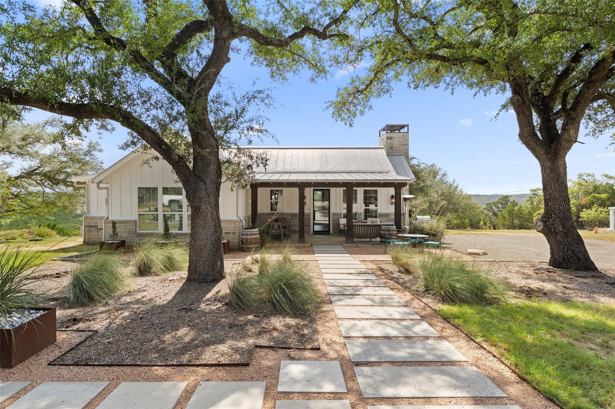 810 Kothmann Rd — photo 1