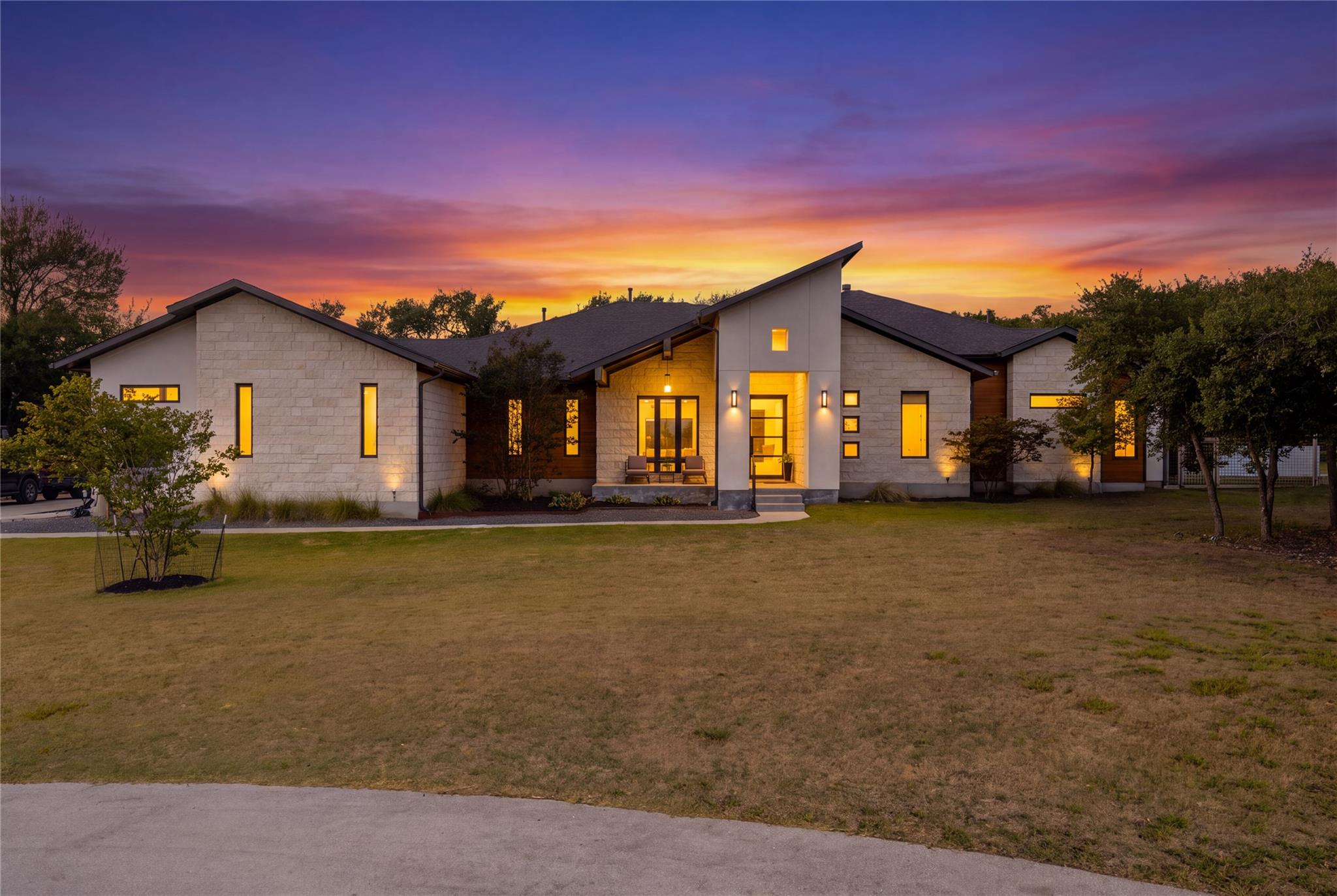 200 Quarter Horse Ln — photo 1