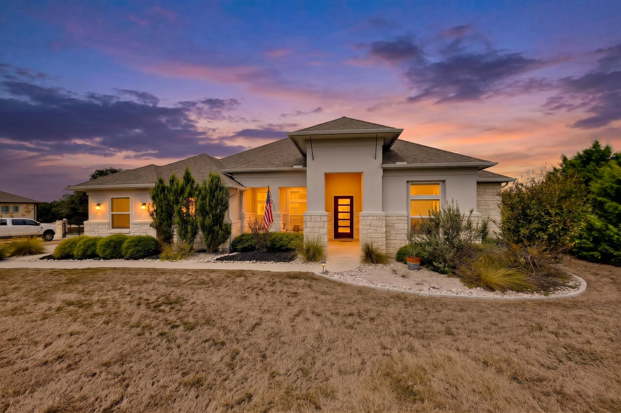 260 Hawthorne Loop — photo 1