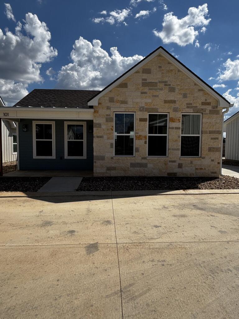 802 S Creek St #103 — photo 1