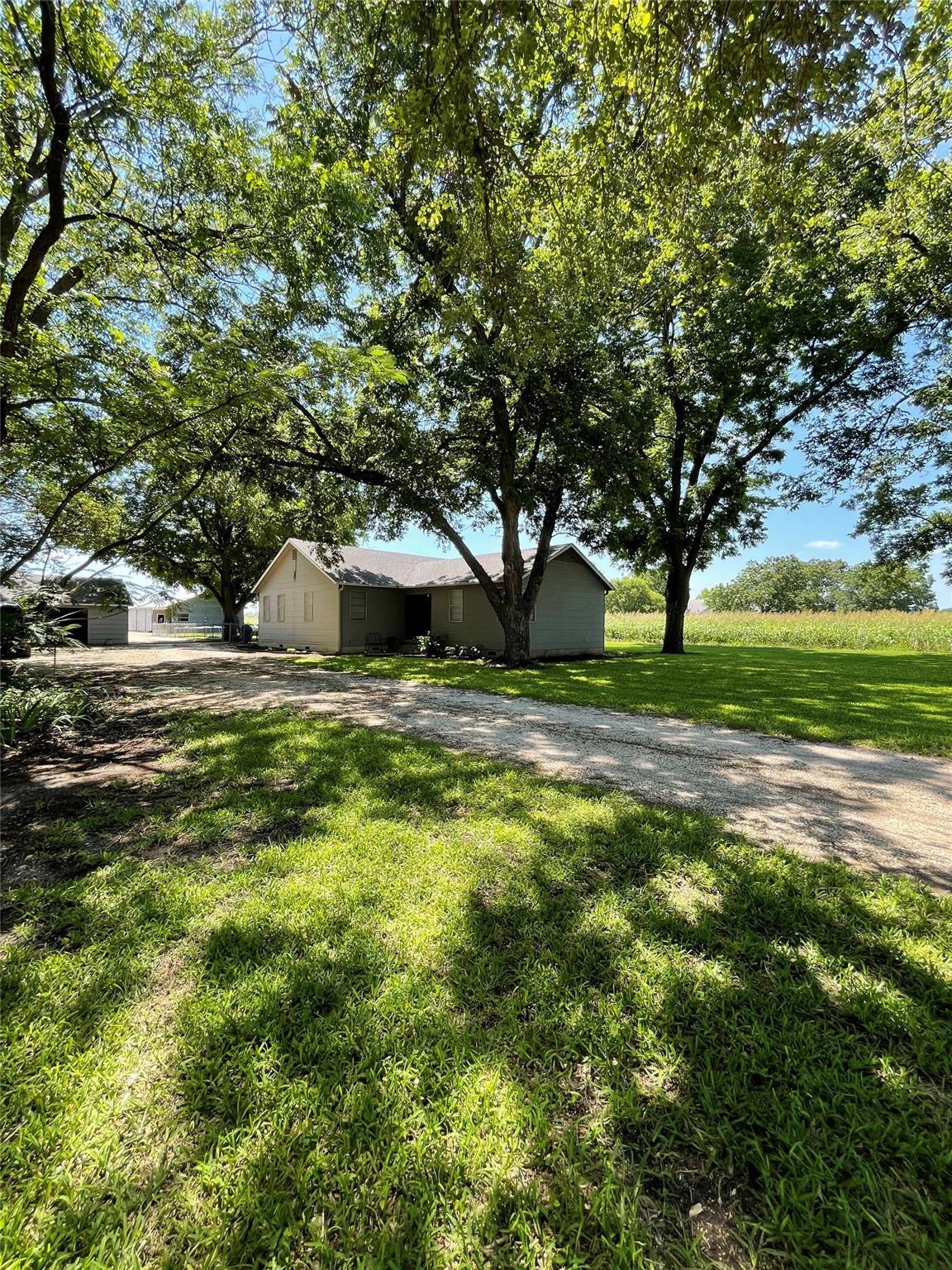 4213 N Main St — photo 1